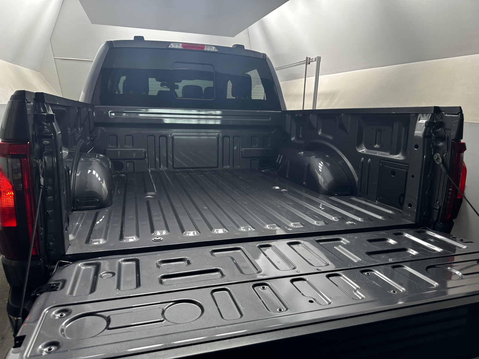 Thumbnail: 2024 Ford Econoline - 7