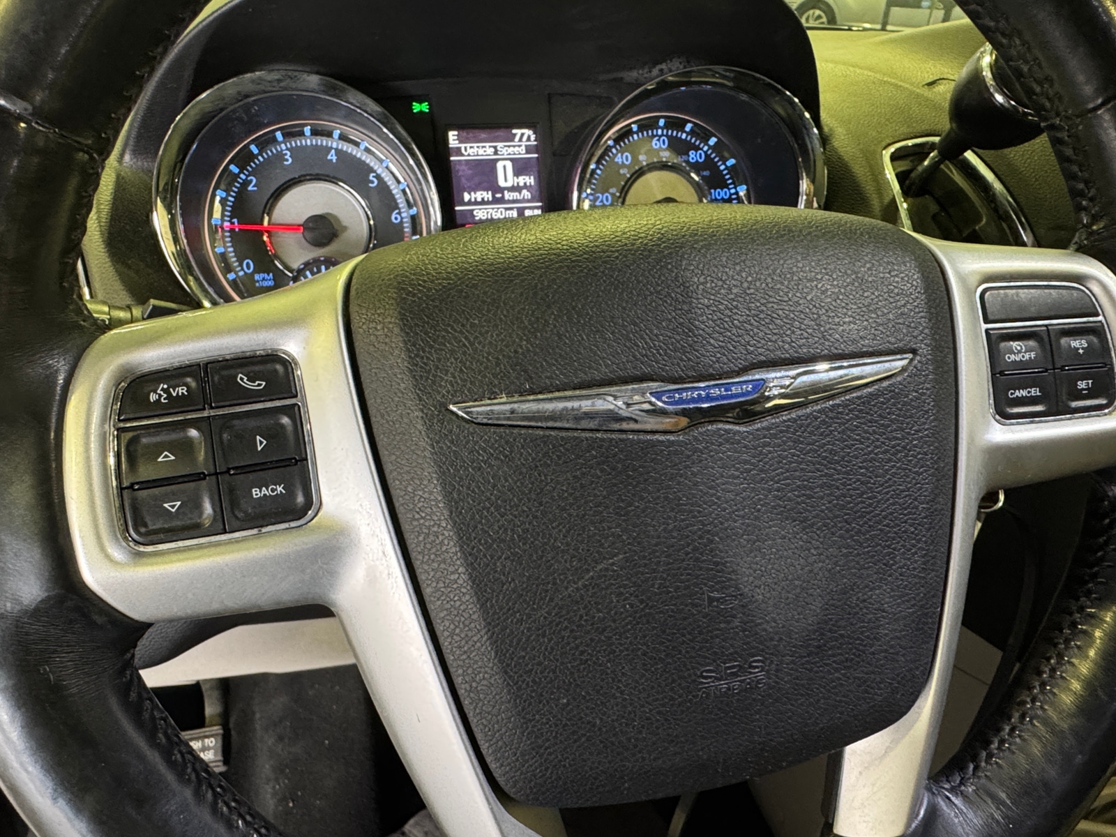Thumbnail: 2016 Chrysler Town & Country - 4