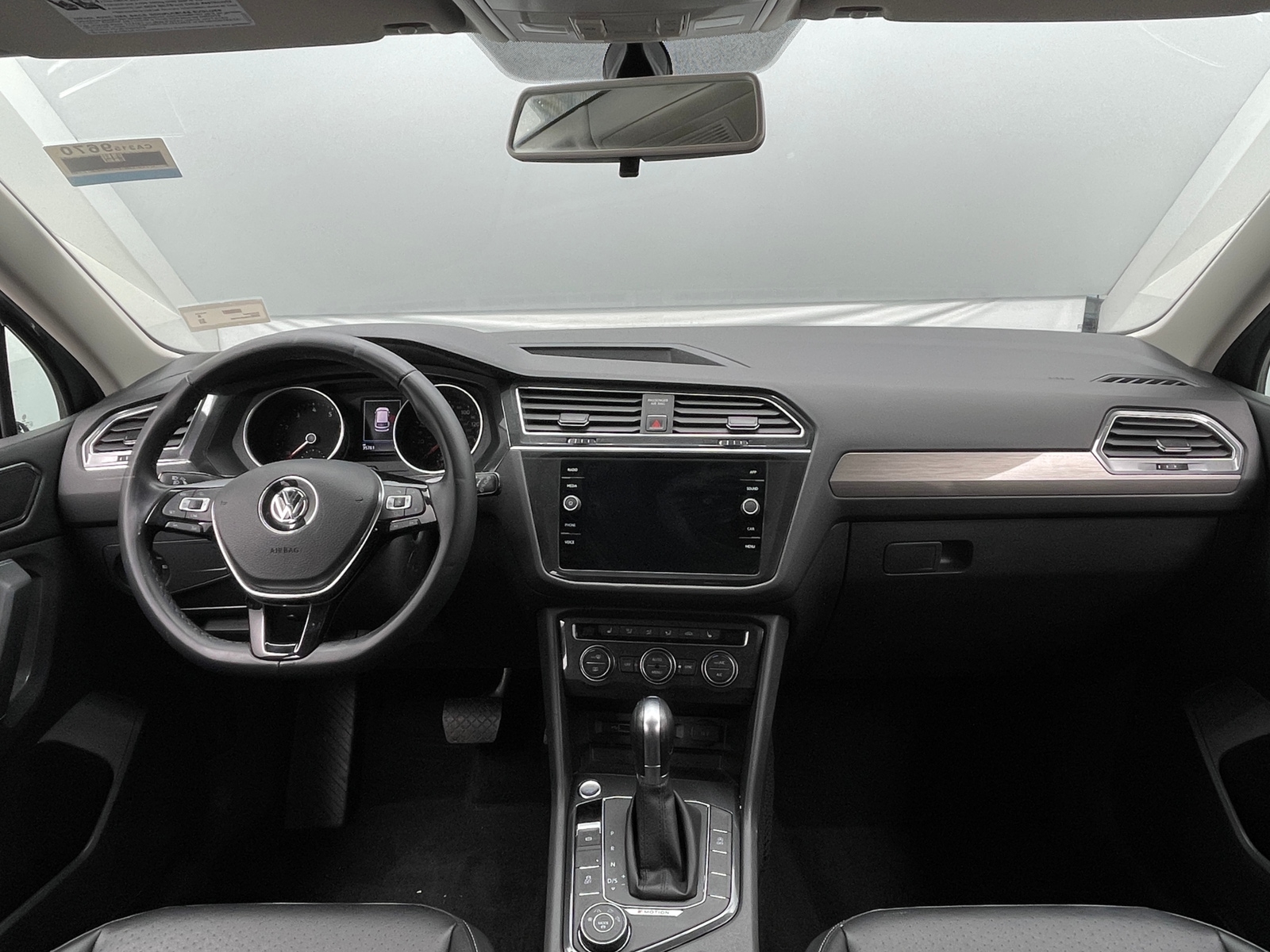 Thumbnail: 2018 Volkswagen Tiguan - 2