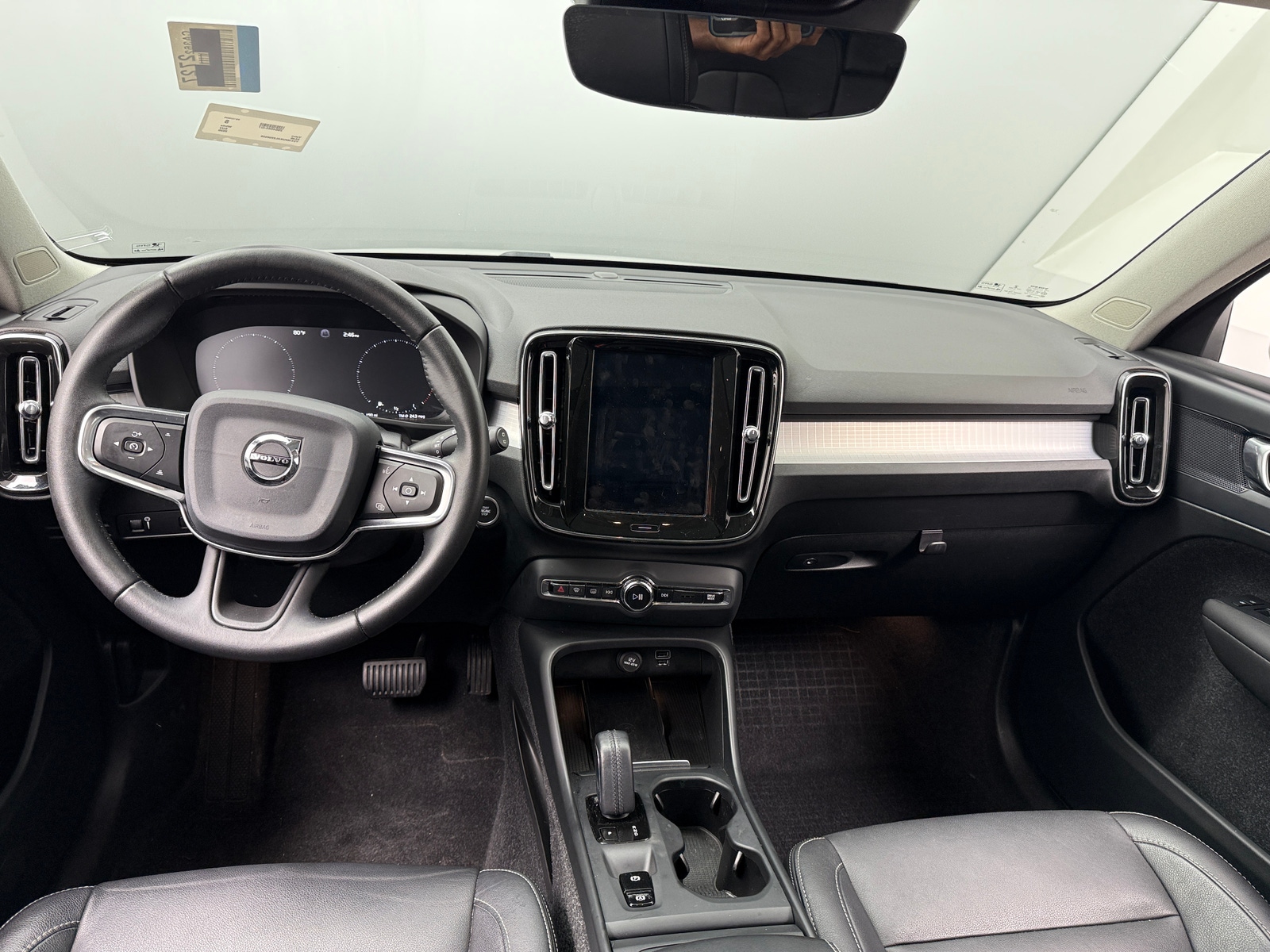 Thumbnail: 2020 Volvo XC40 - 2
