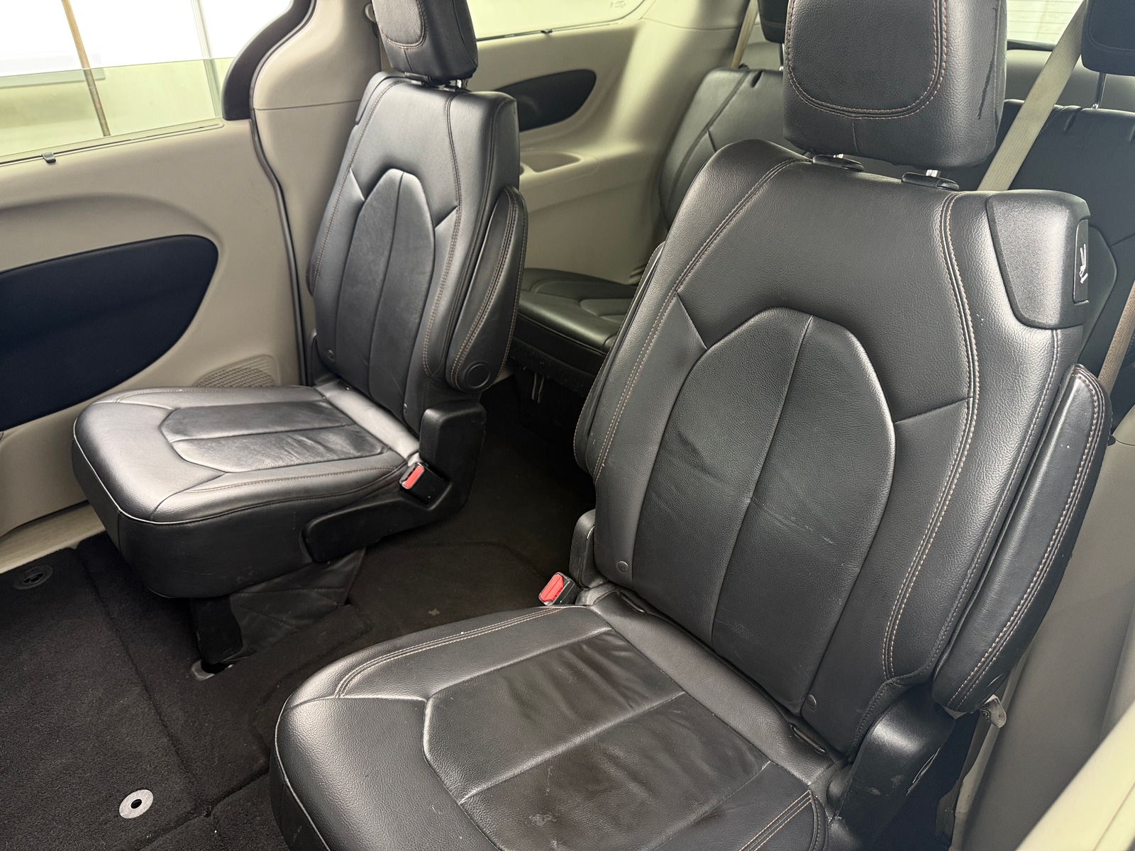 Thumbnail: 2017 Chrysler Pacifica - 5