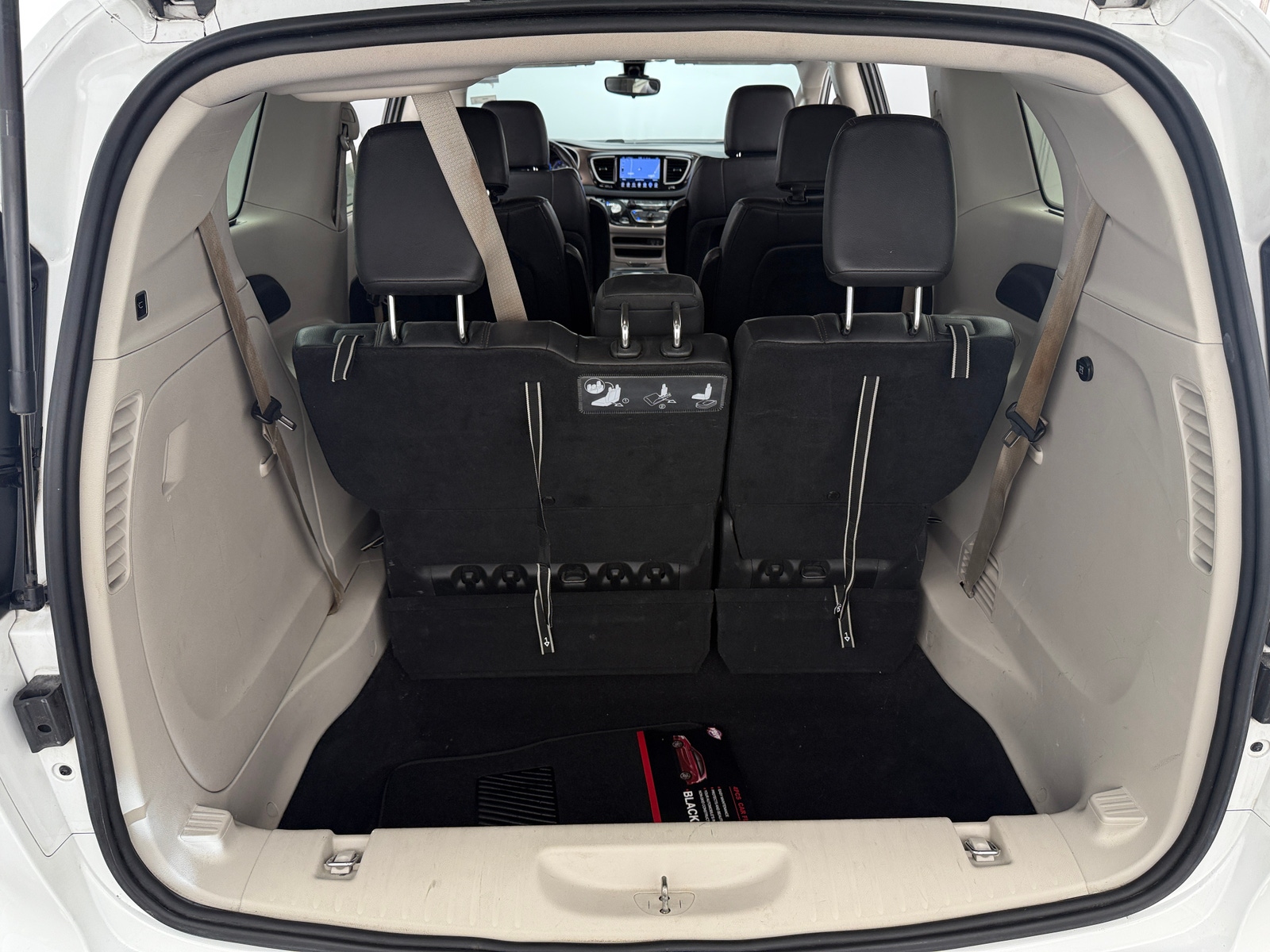 Thumbnail: 2017 Chrysler Pacifica - 6