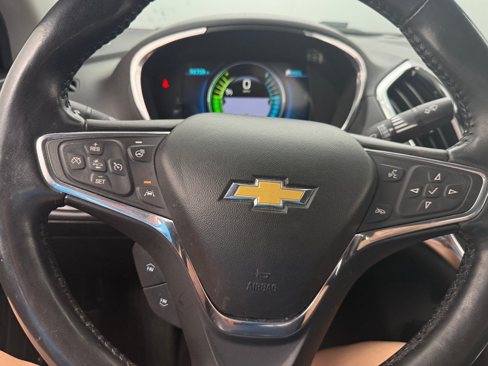 Thumbnail: 2017 Chevrolet Volt - 4