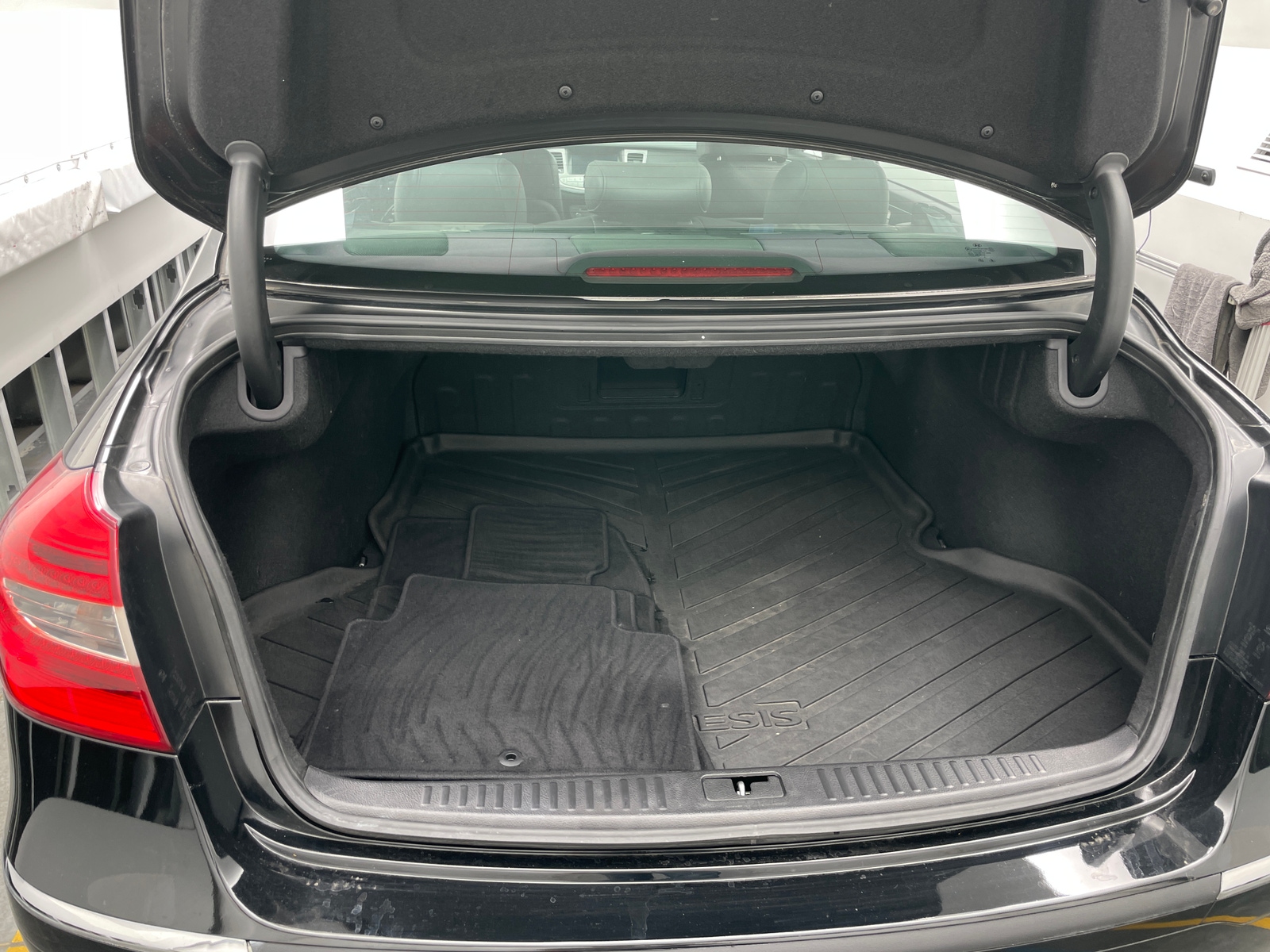 Thumbnail: 2013 Hyundai Genesis - 6