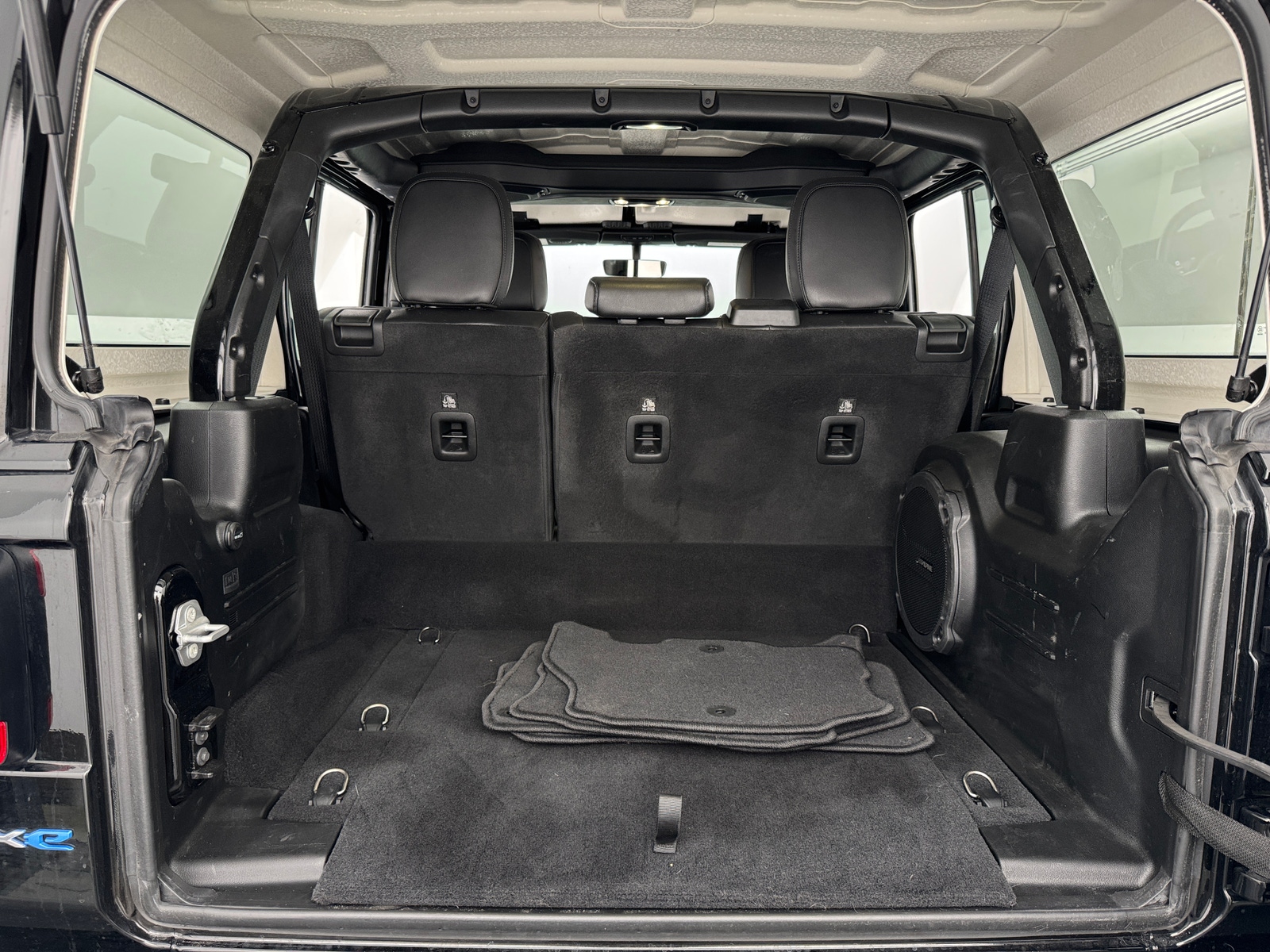 Thumbnail: 2021 Jeep Wrangler - 6