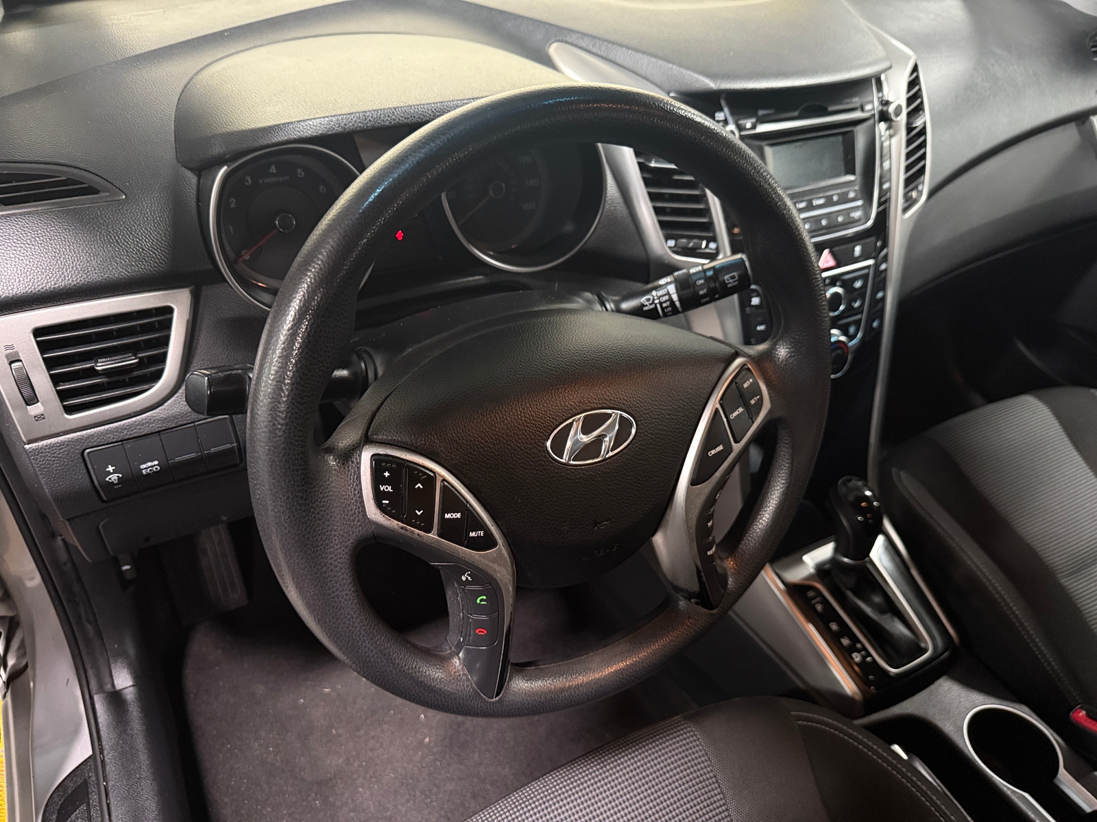 Thumbnail: 2016 Hyundai Elantra - 5