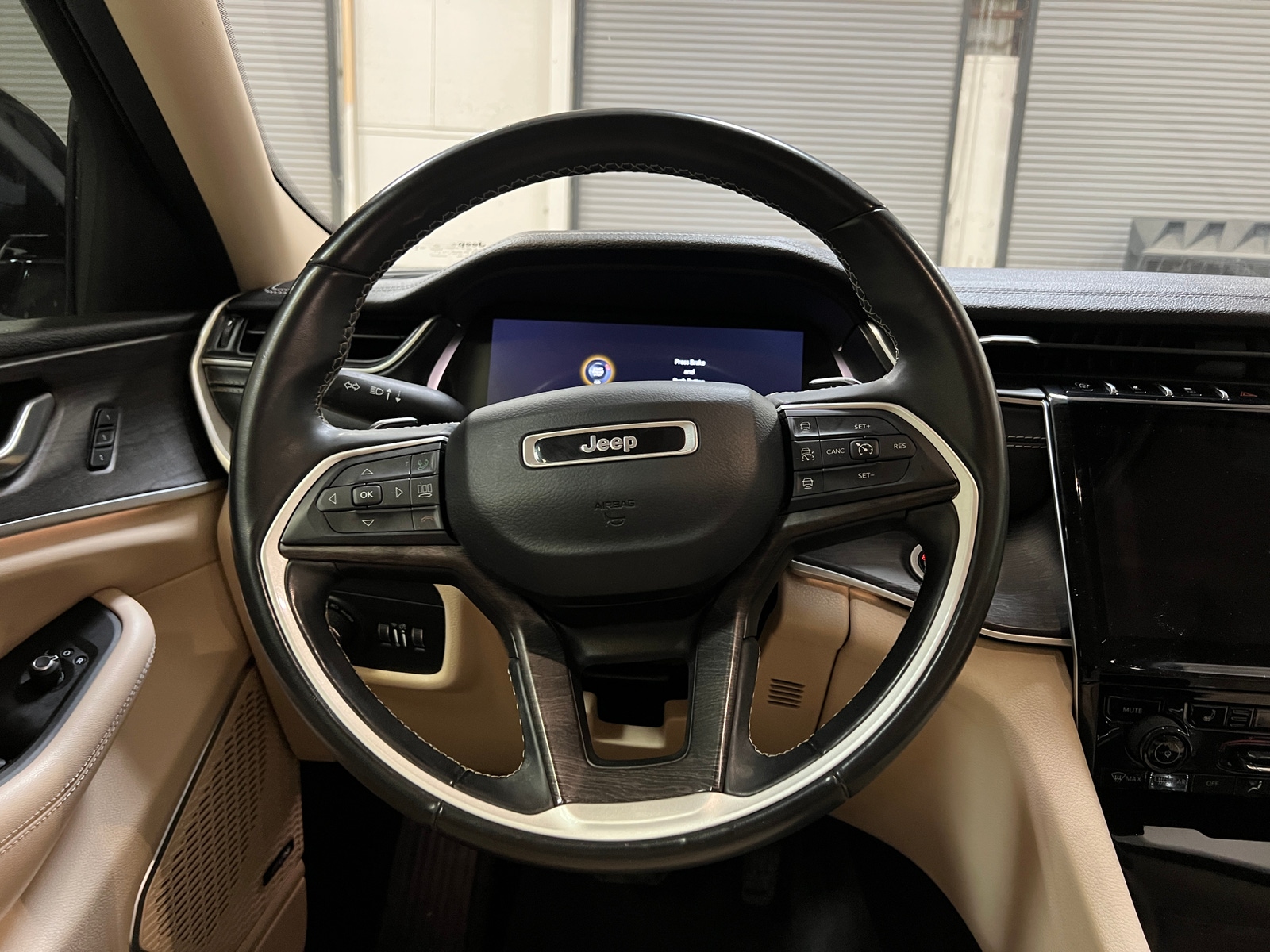 Thumbnail: 2021 Jeep Grand Cherokee L - 4