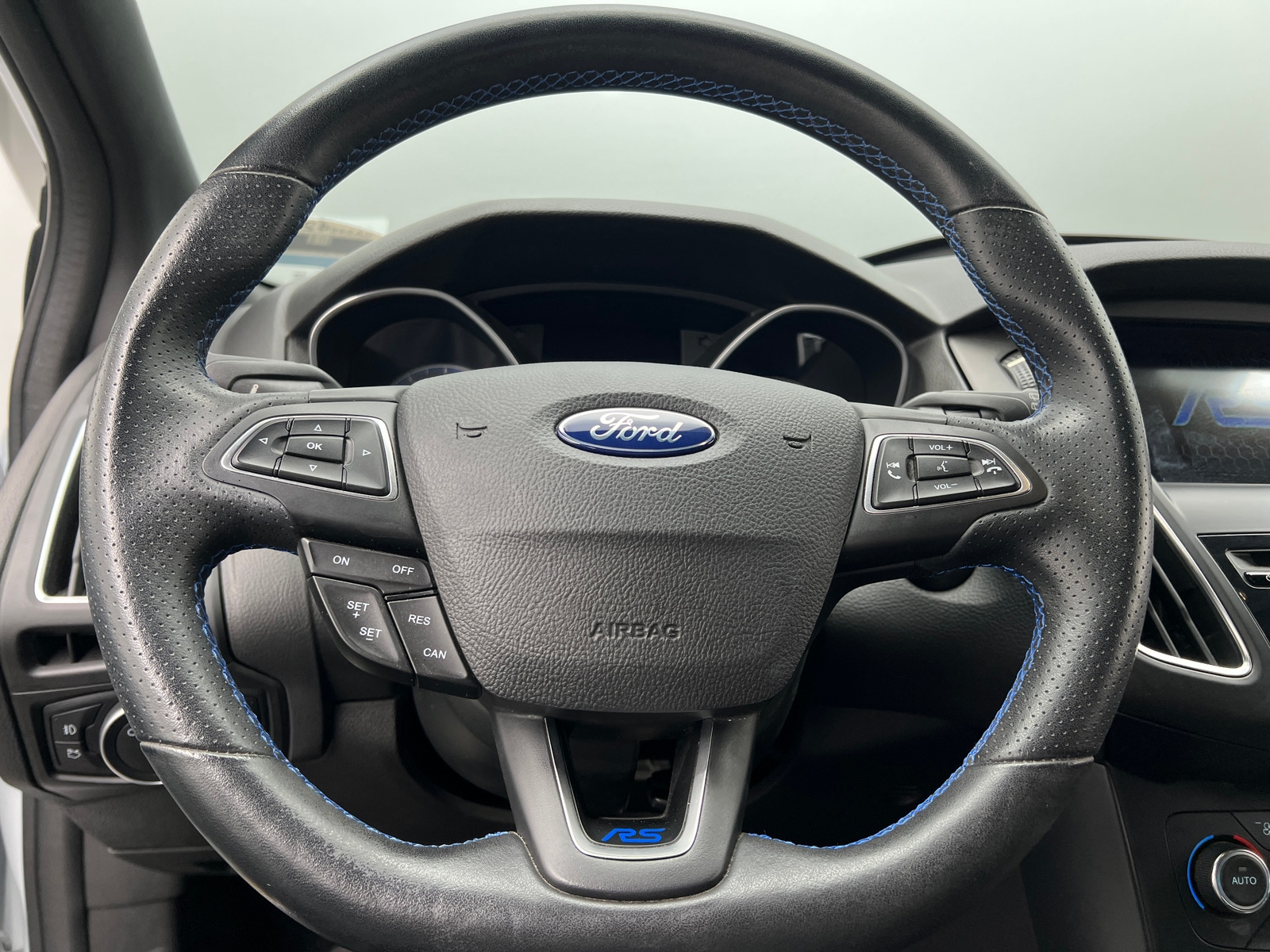 Thumbnail: 2017 Ford Focus - 4