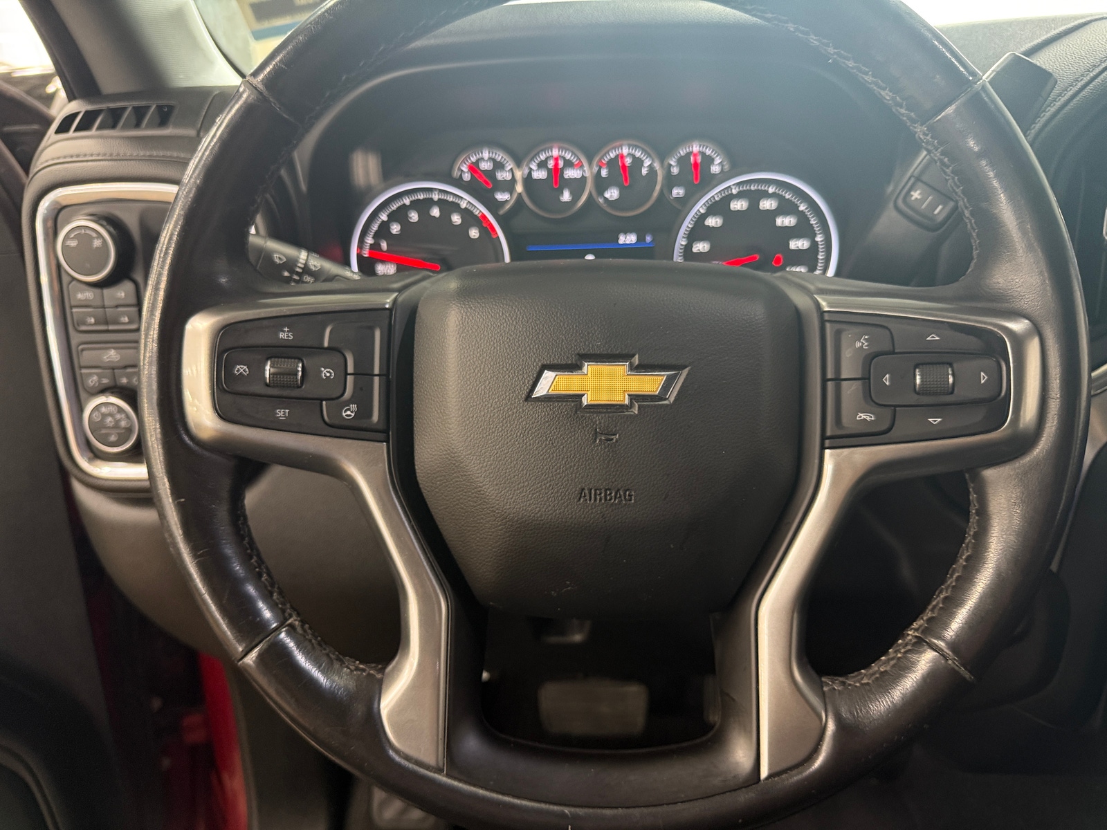 Thumbnail: 2019 Chevrolet Silverado 1500 - 5