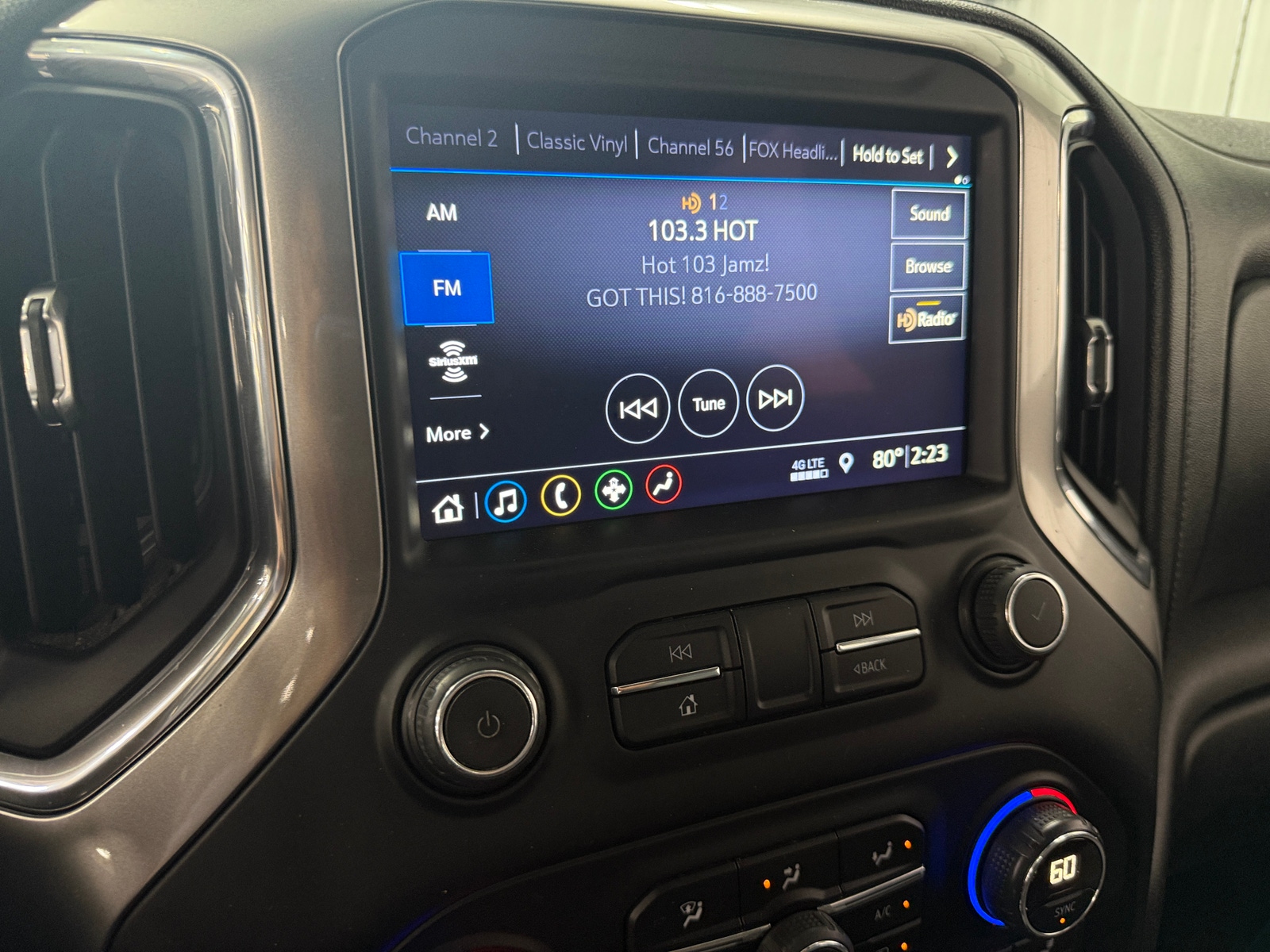 Thumbnail: 2019 Chevrolet Silverado 1500 - 4