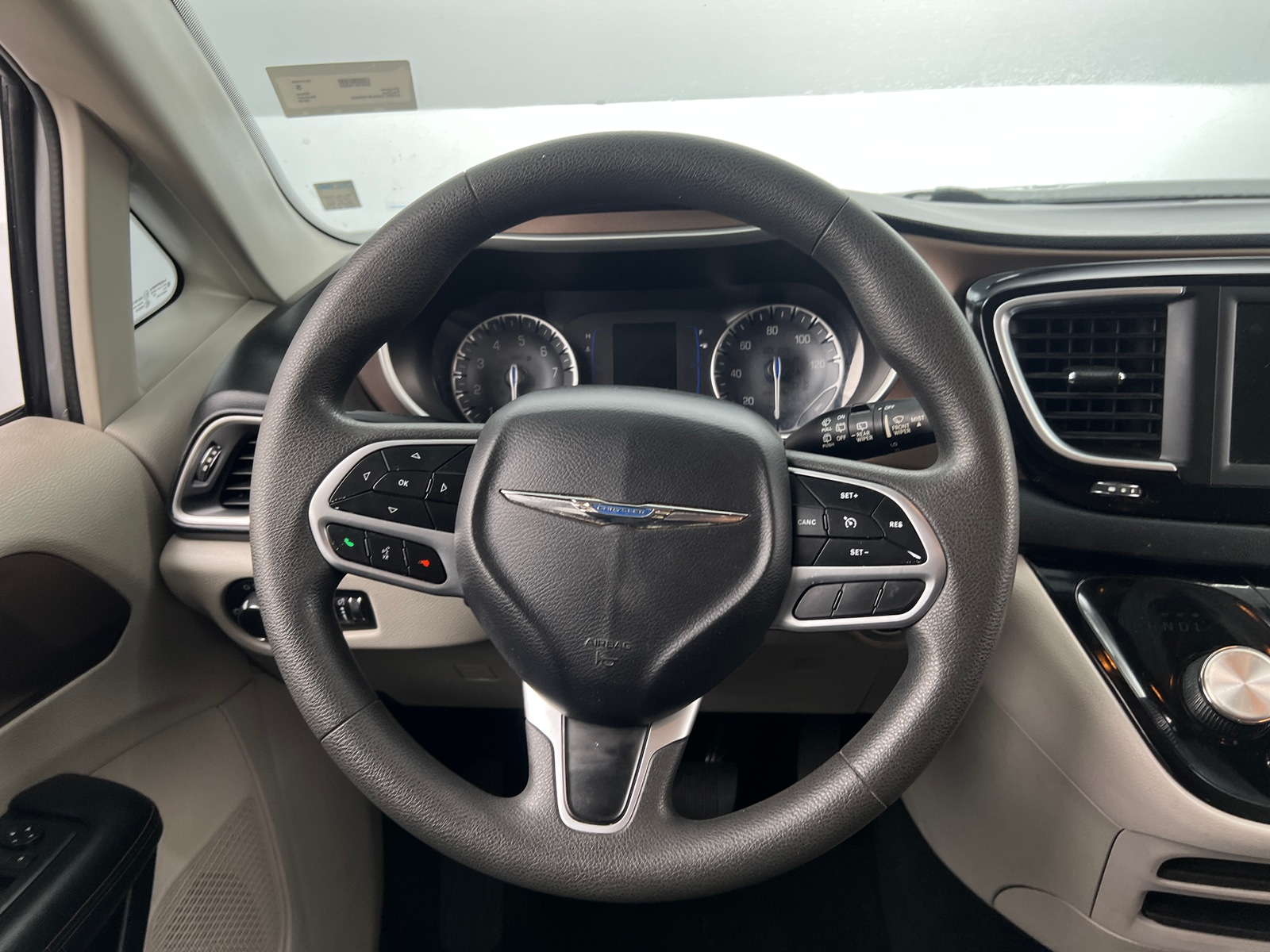 Thumbnail: 2018 Chrysler Pacifica - 5