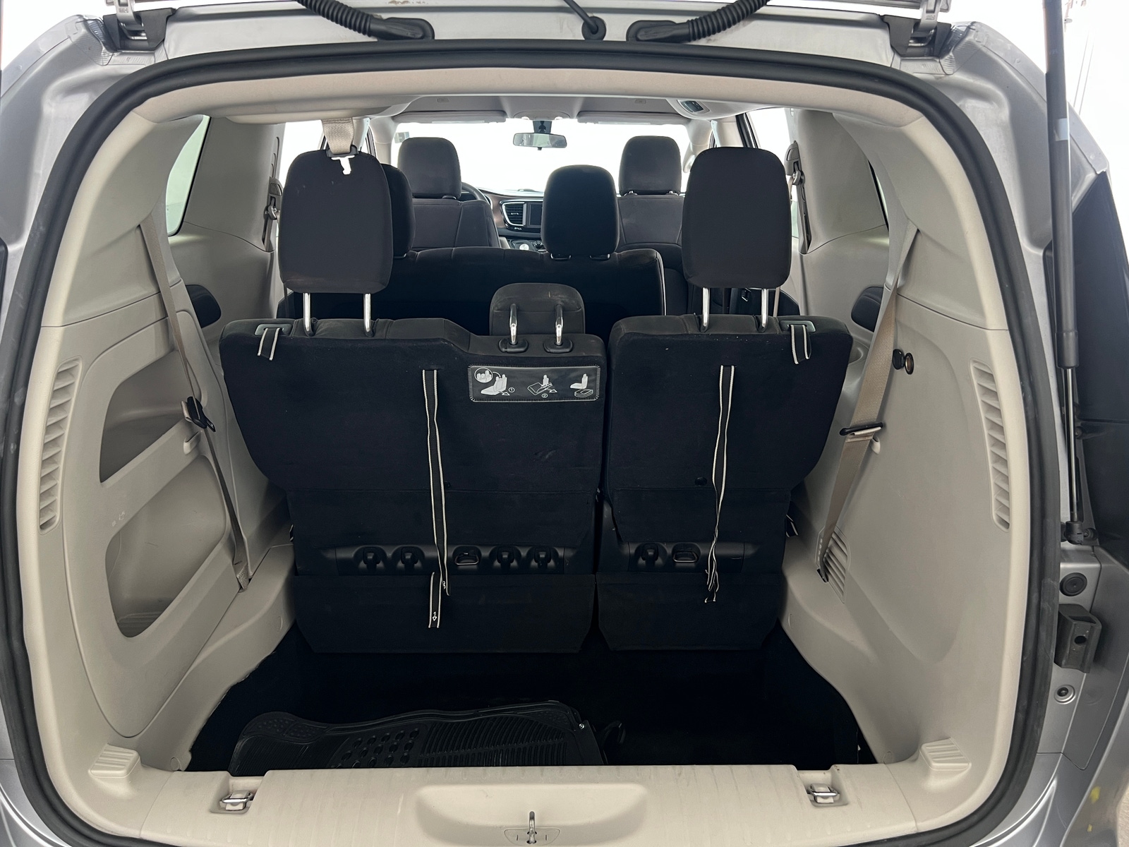 Thumbnail: 2018 Chrysler Pacifica - 7
