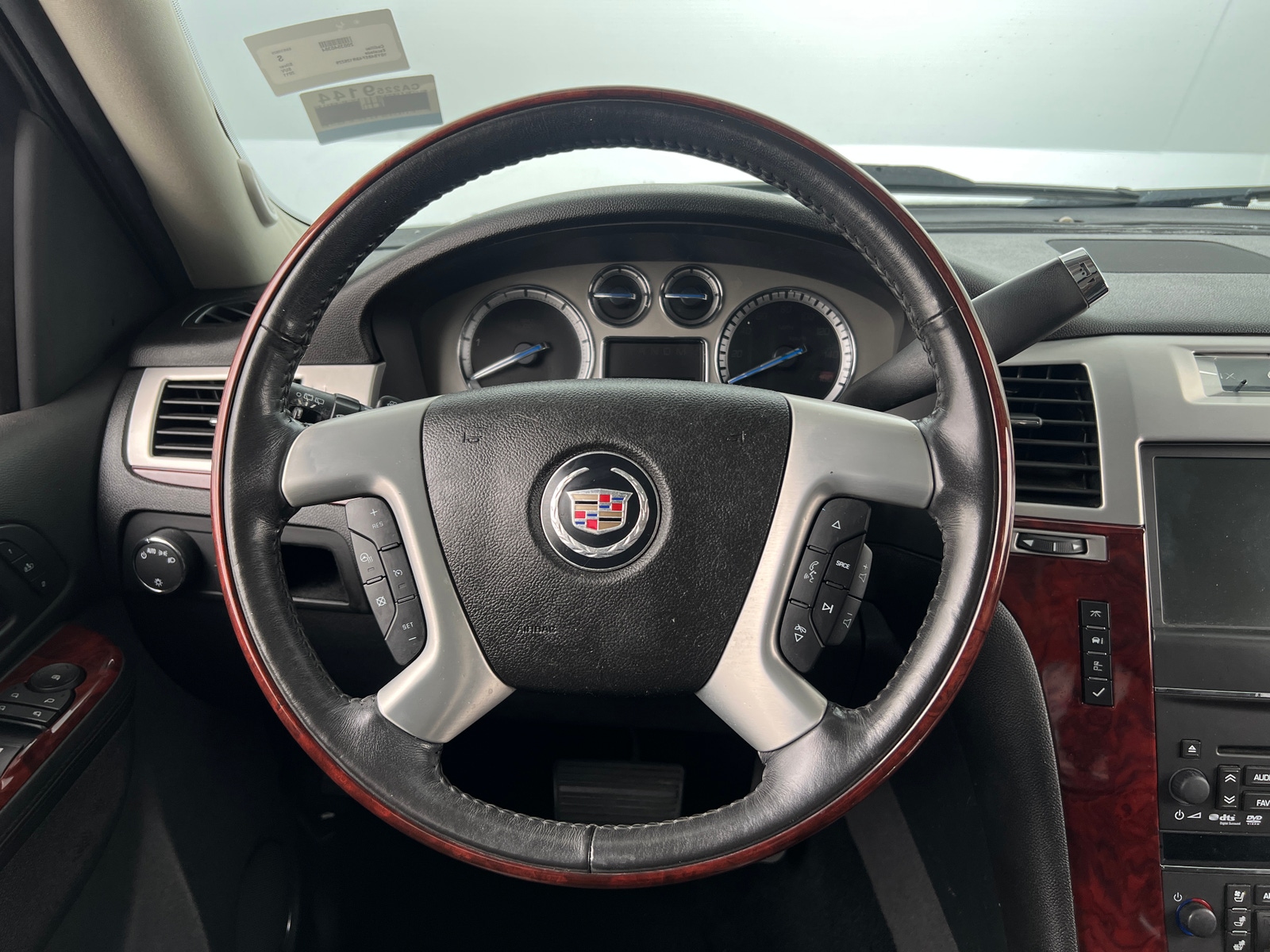 Thumbnail: 2011 Cadillac Escalade - 4