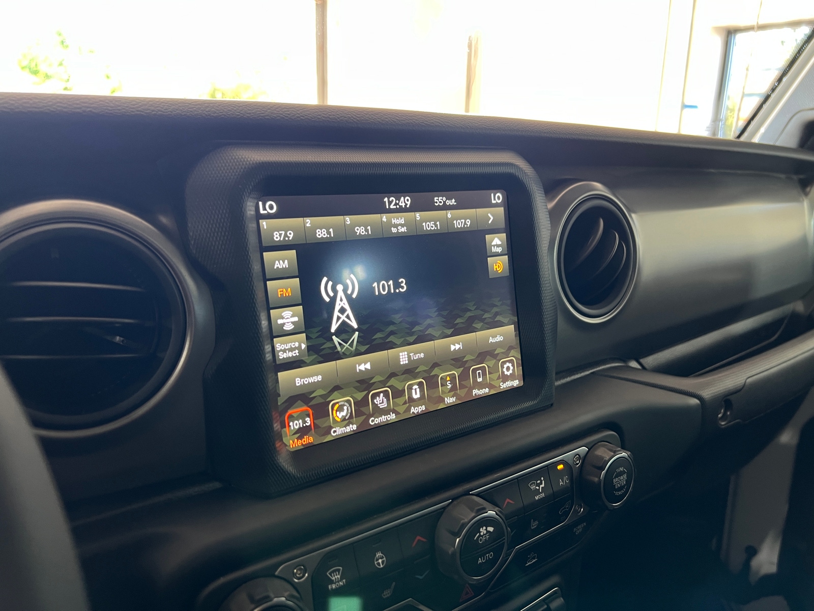 Thumbnail: 2023 Jeep Gladiator - 4