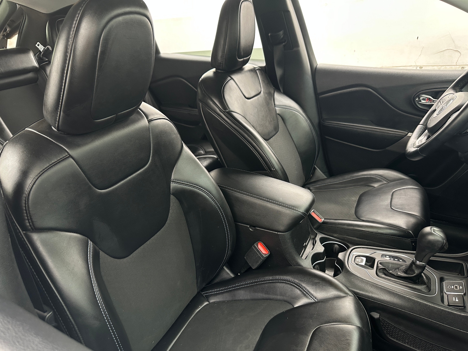 Thumbnail: 2019 Jeep Cherokee - 2