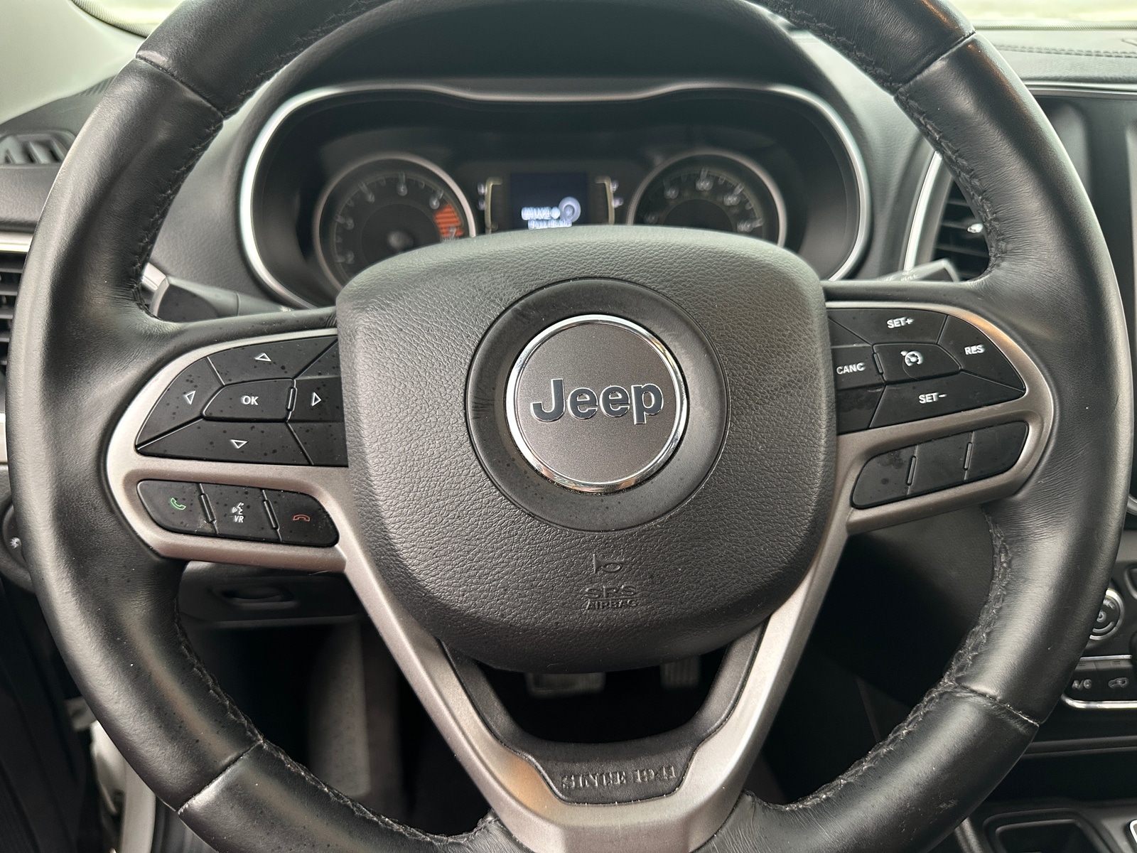 Thumbnail: 2019 Jeep Cherokee - 5