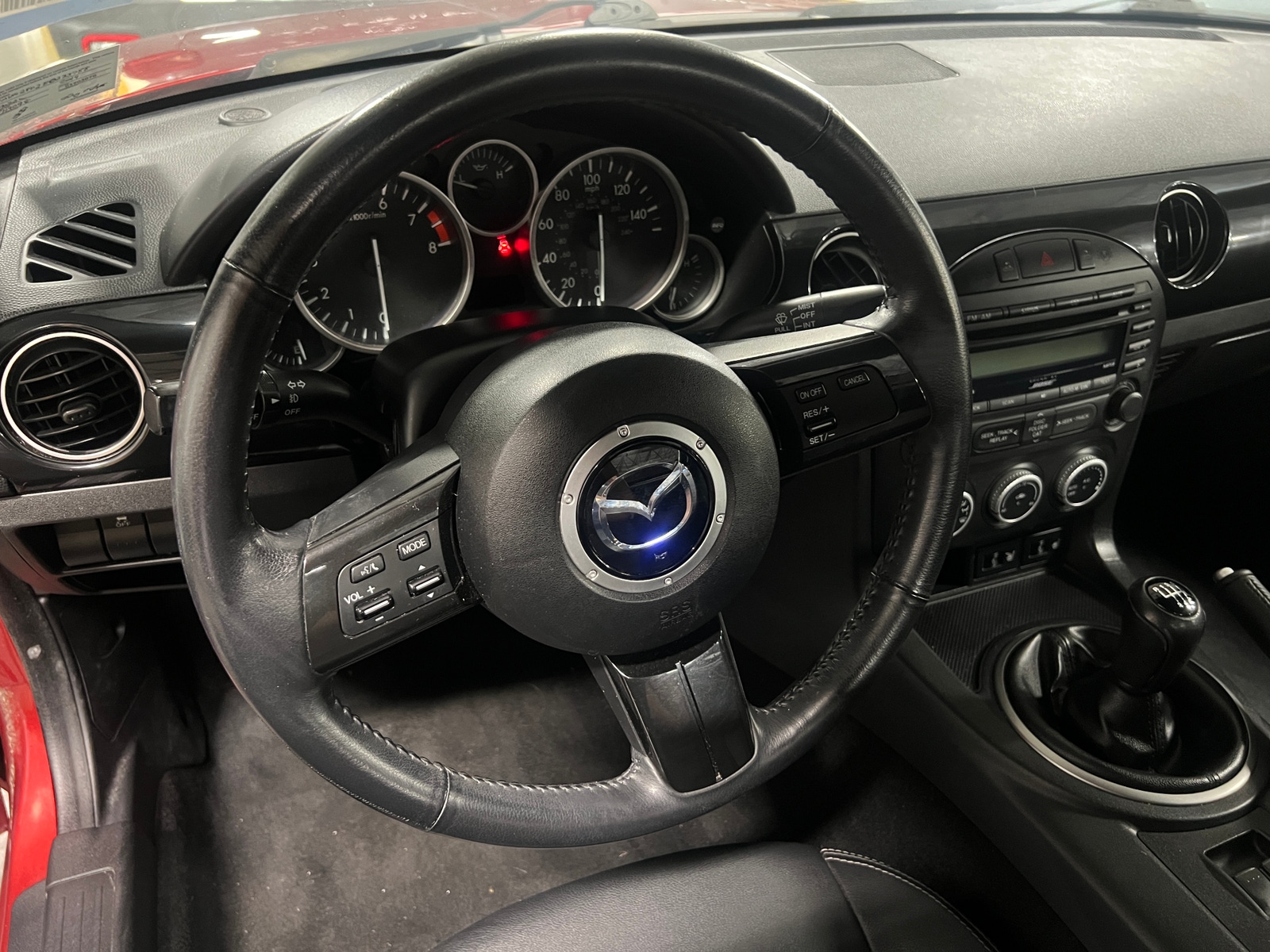 Thumbnail: 2014 Mazda MX-5 Miata - 4