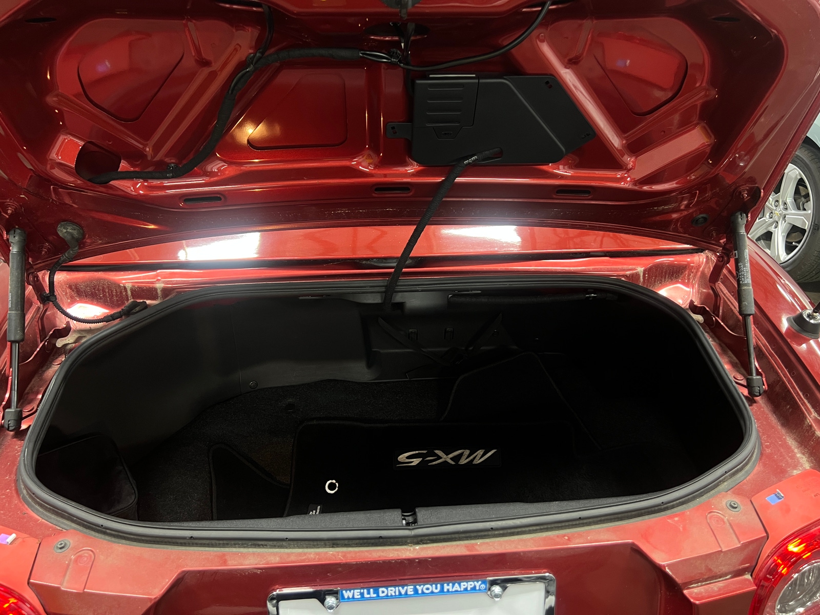 Thumbnail: 2014 Mazda MX-5 Miata - 5