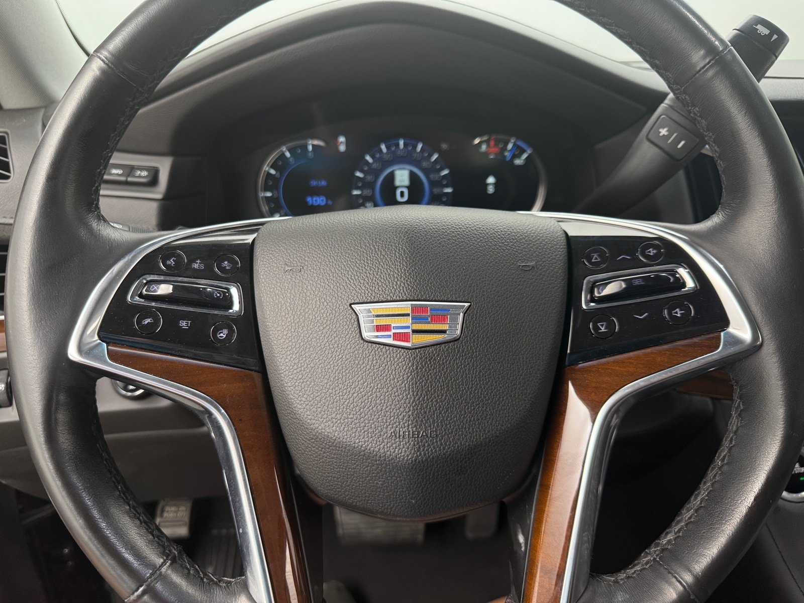 Thumbnail: 2019 Cadillac Escalade - 4