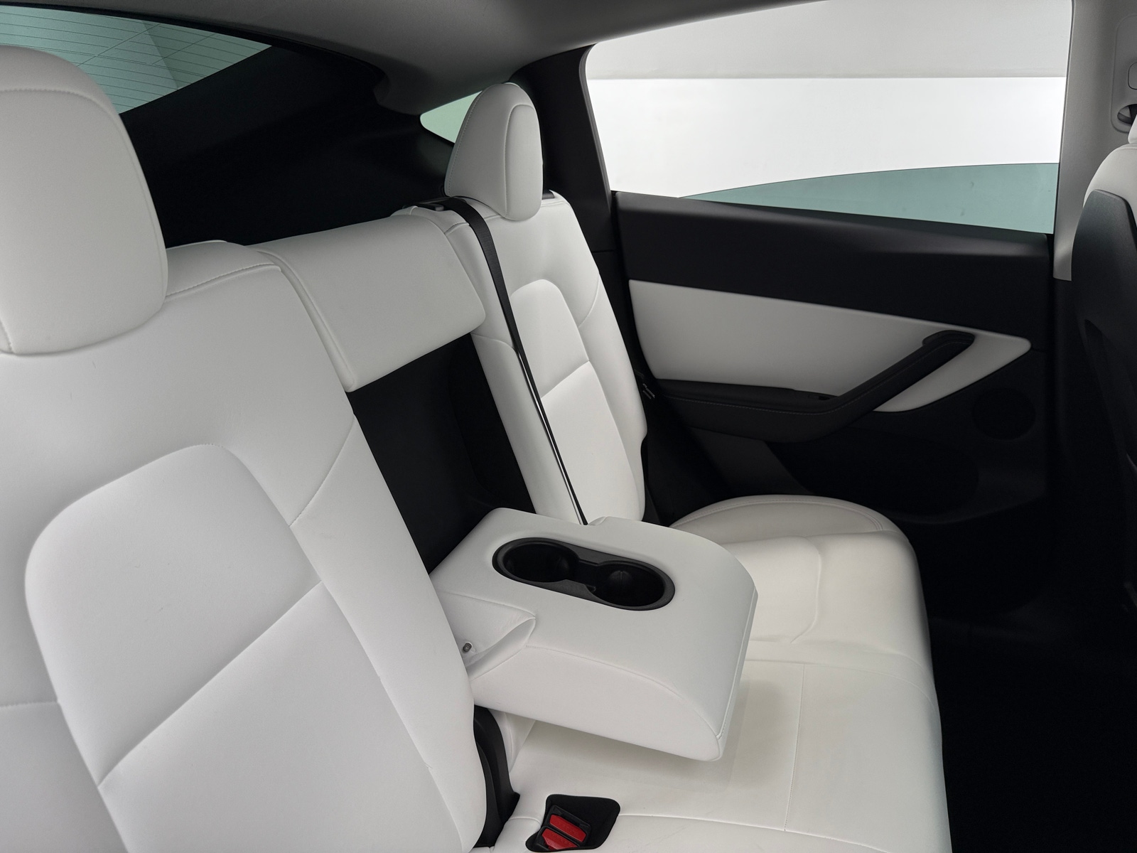 Thumbnail: 2022 Tesla Model Y - 4