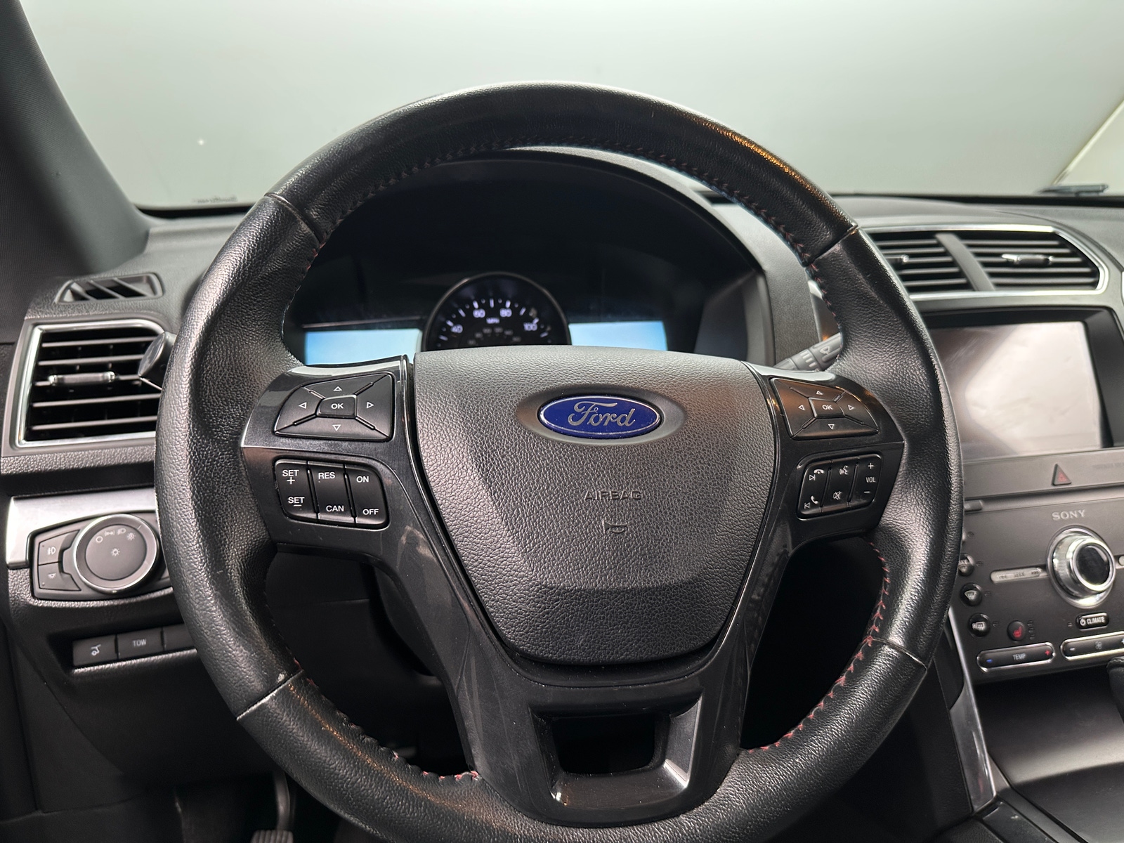 Thumbnail: 2019 Ford Explorer - 4