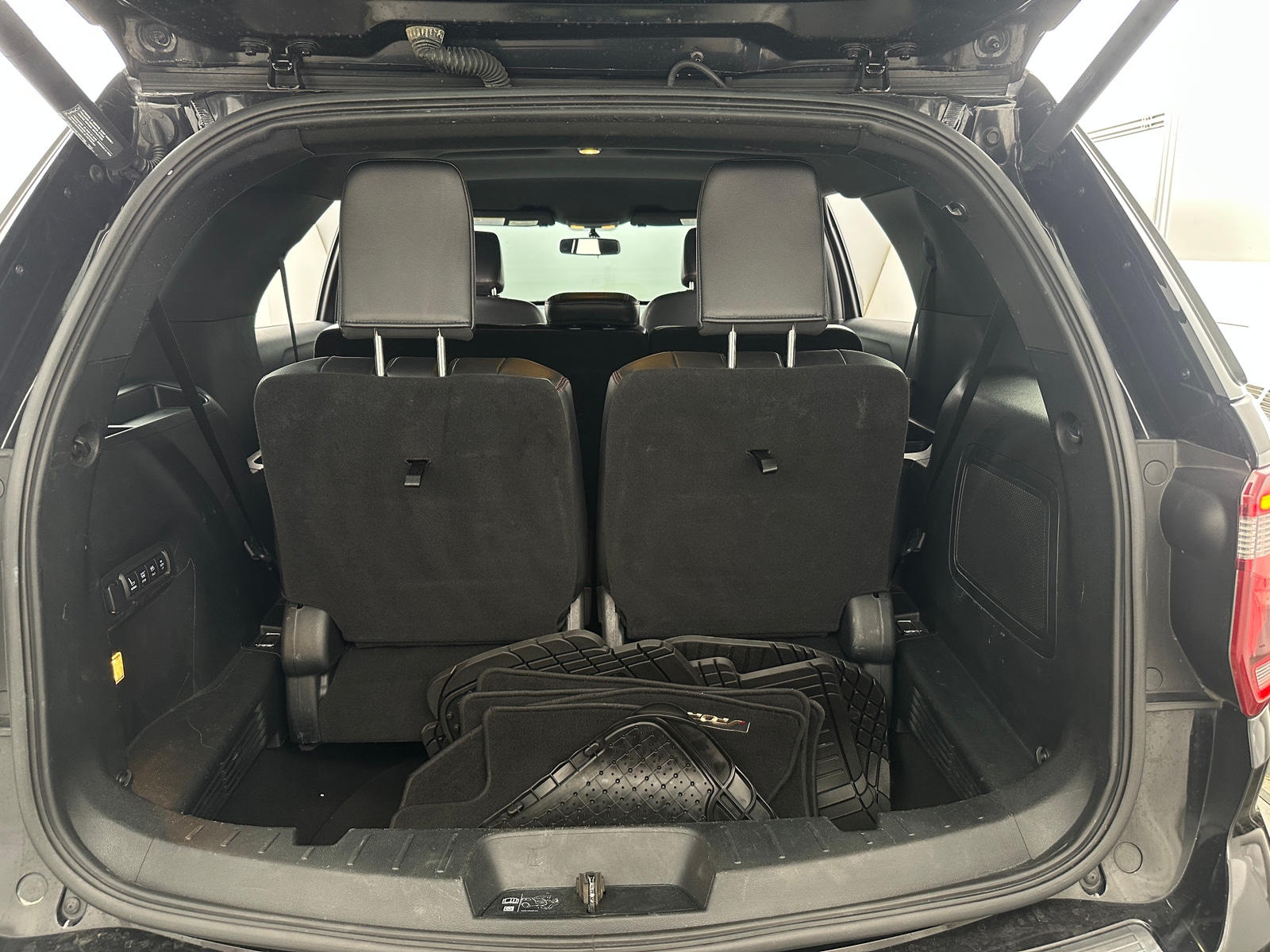 Thumbnail: 2019 Ford Explorer - 6