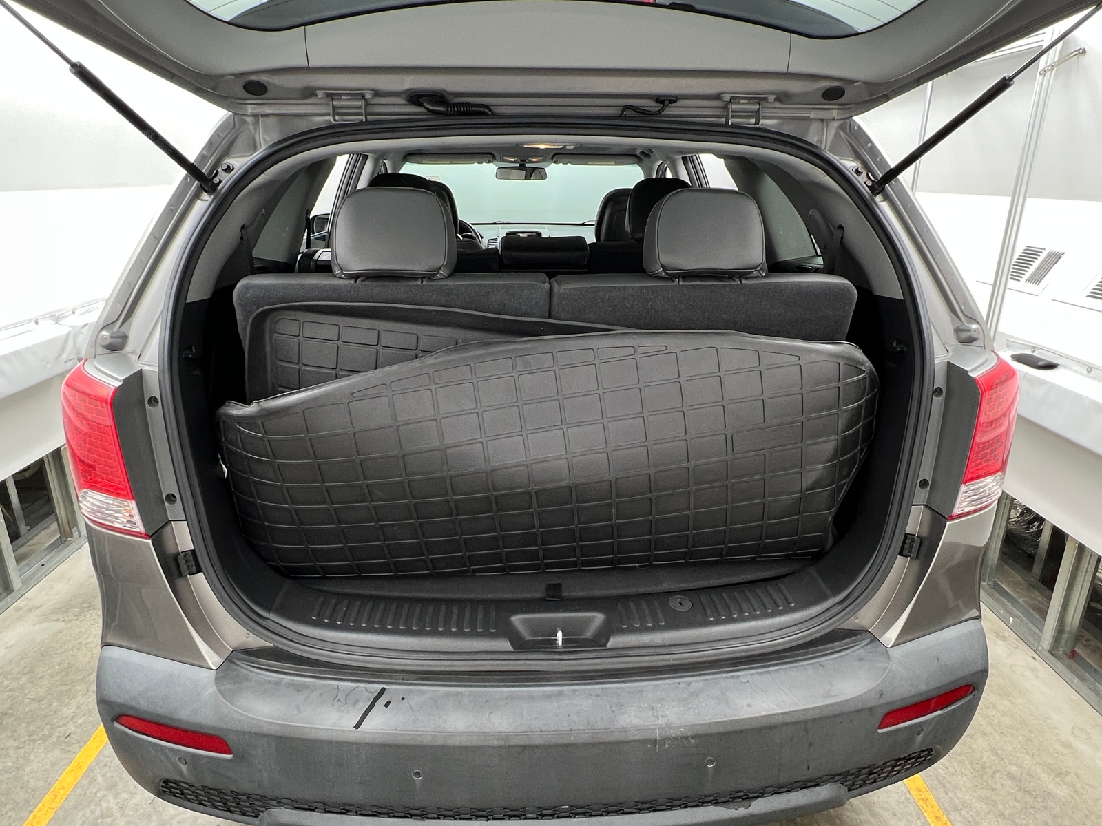 Thumbnail: 2011 Kia Sorento - 6