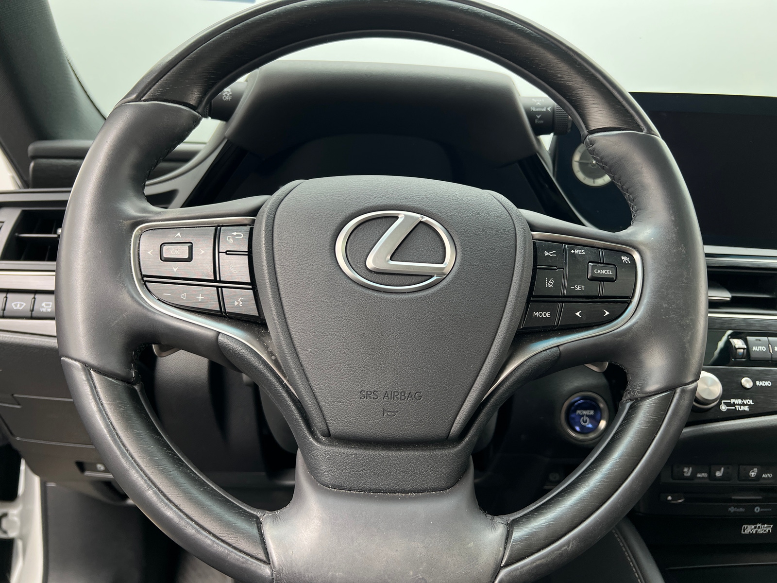 Thumbnail: 2022 Lexus ES - 4