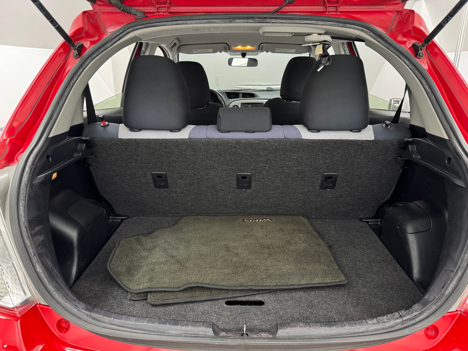 Thumbnail: 2014 Toyota Yaris - 6