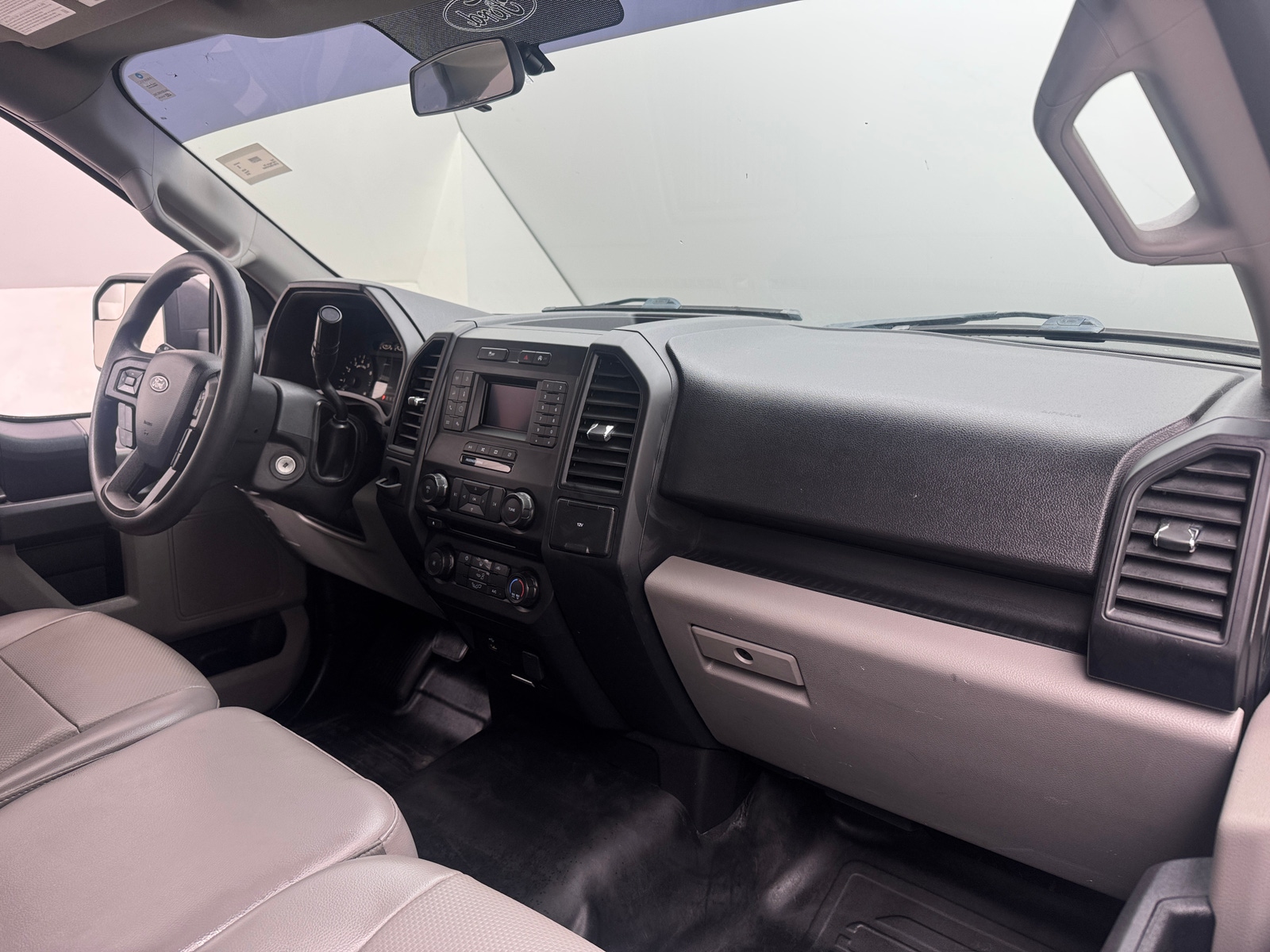 Thumbnail: 2018 Ford Econoline - 3