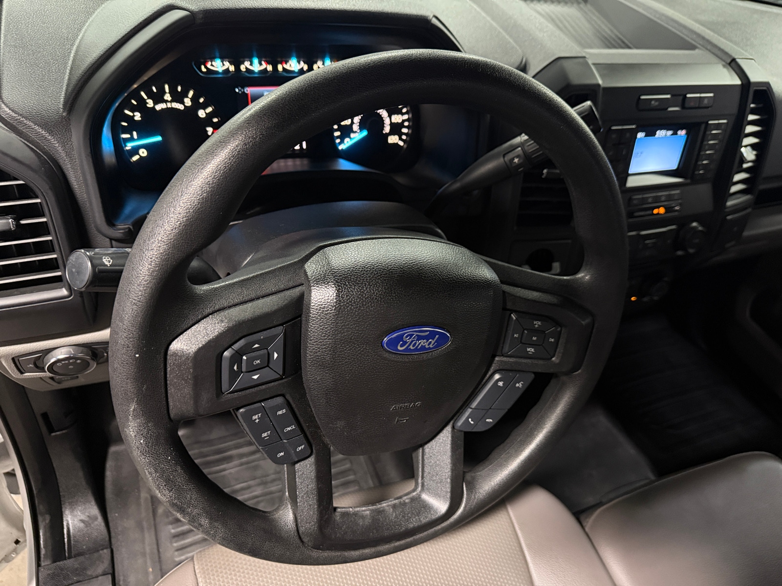 Thumbnail: 2018 Ford Econoline - 5