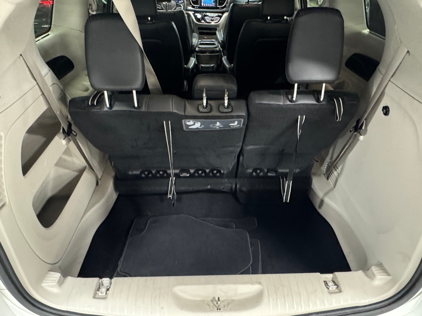 Thumbnail: 2018 Chrysler Pacifica - 6