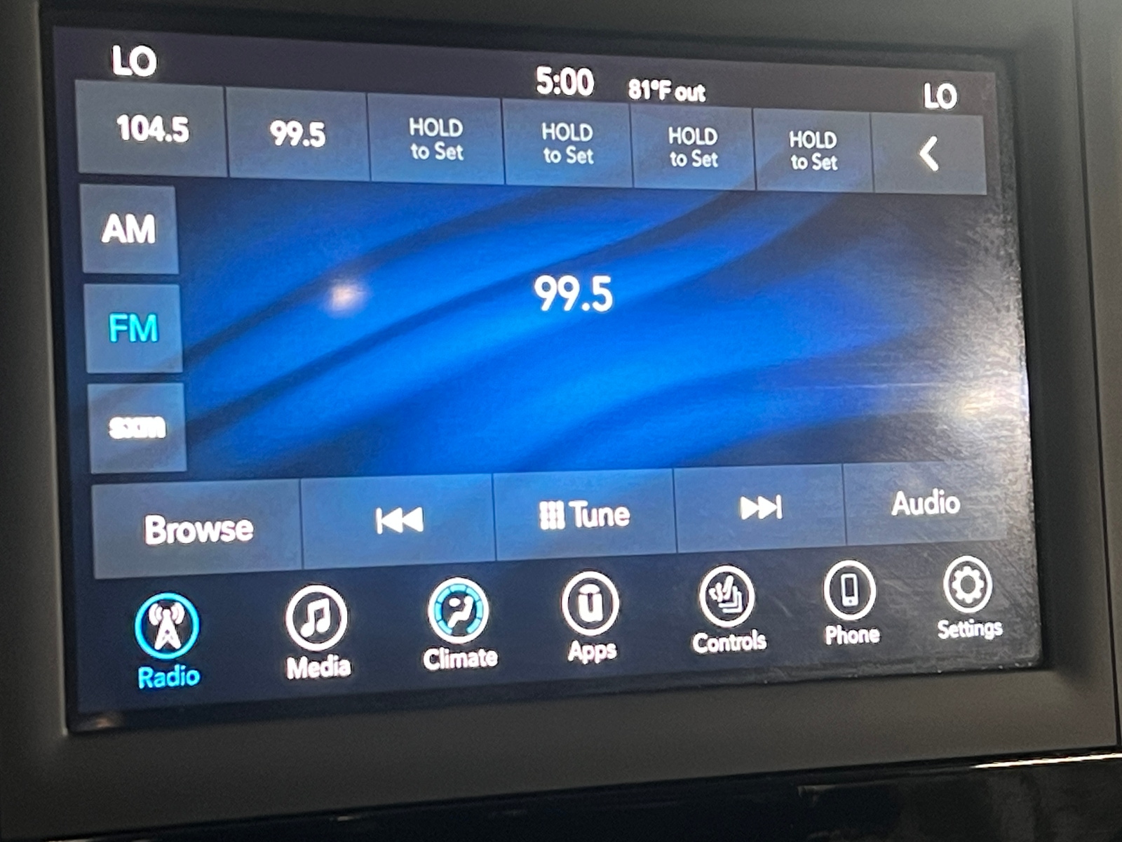 Thumbnail: 2018 Chrysler Pacifica - 3