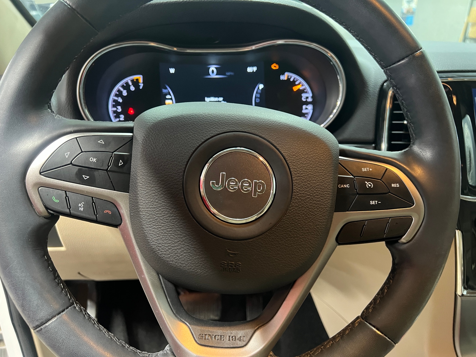 Thumbnail: 2022 Jeep Grand Cherokee - 5