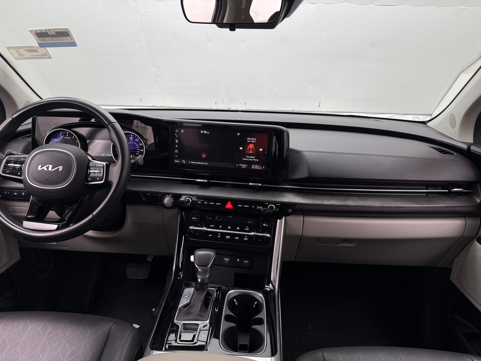 Thumbnail: 2023 Kia Carnival - 2