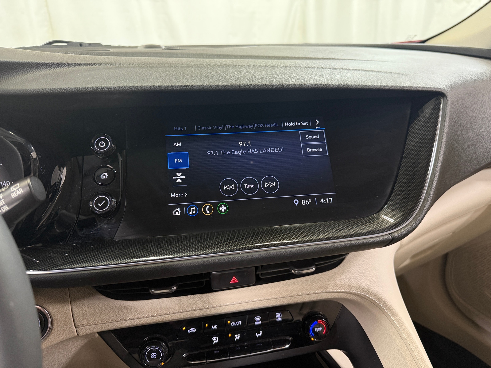 Thumbnail: 2021 Buick Envision - 3