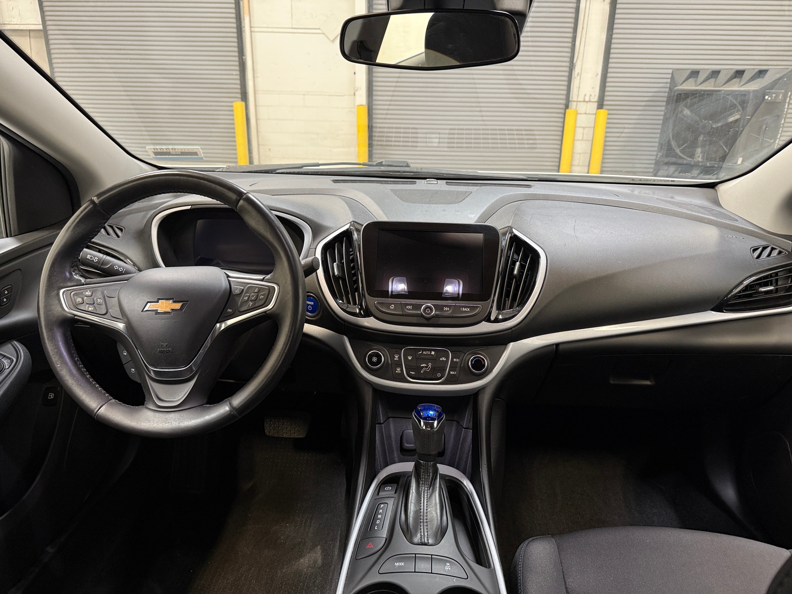 Thumbnail: 2017 Chevrolet Volt - 3