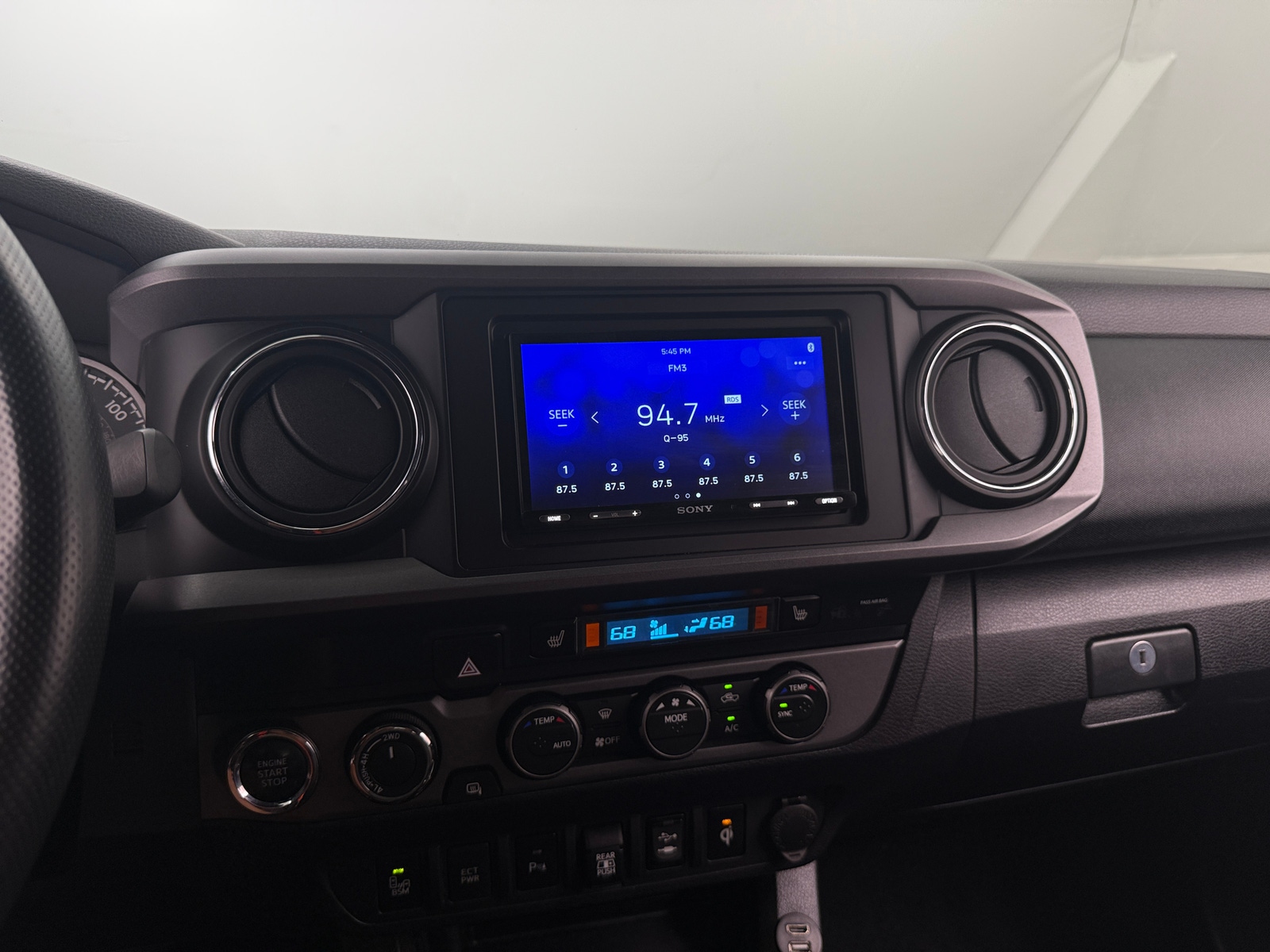 Thumbnail: 2019 Toyota Tacoma - 3