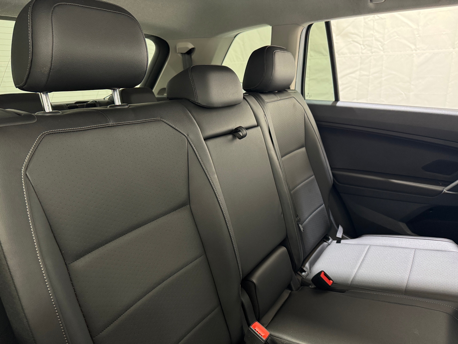 Thumbnail: 2018 Volkswagen Tiguan - 5