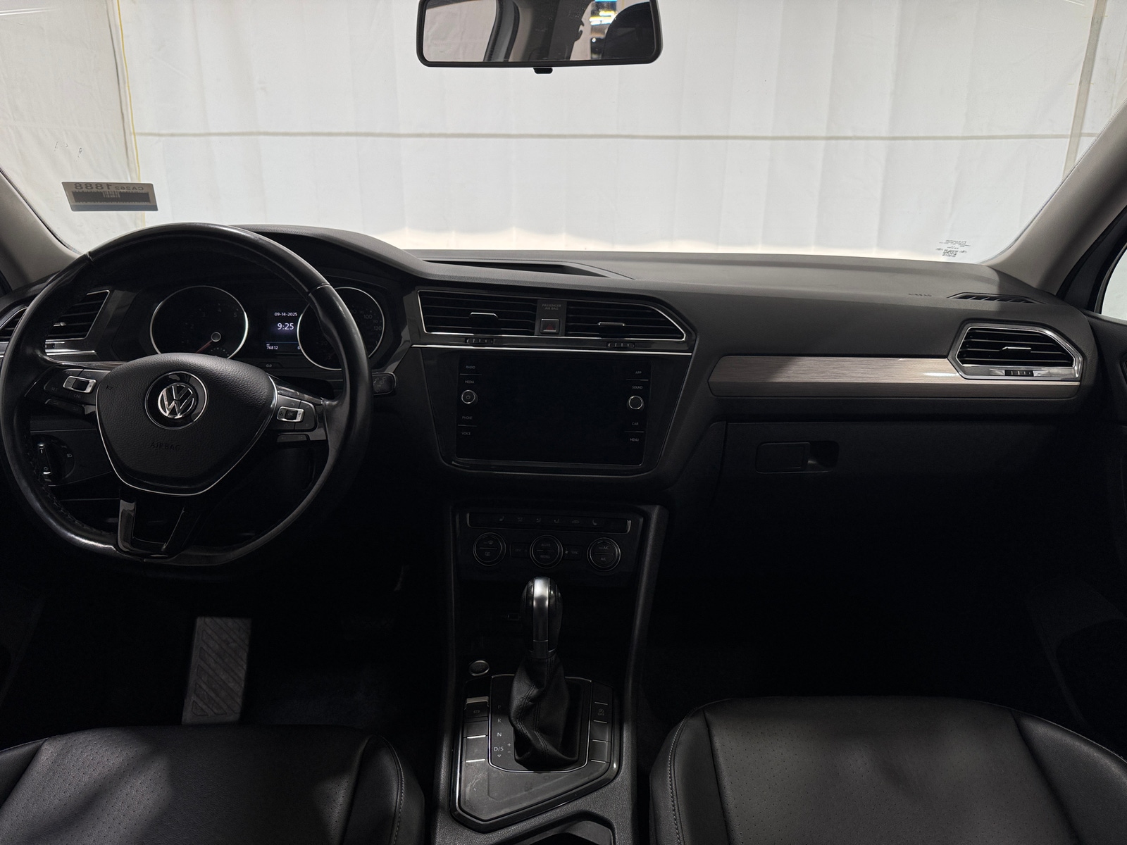 Thumbnail: 2018 Volkswagen Tiguan - 2