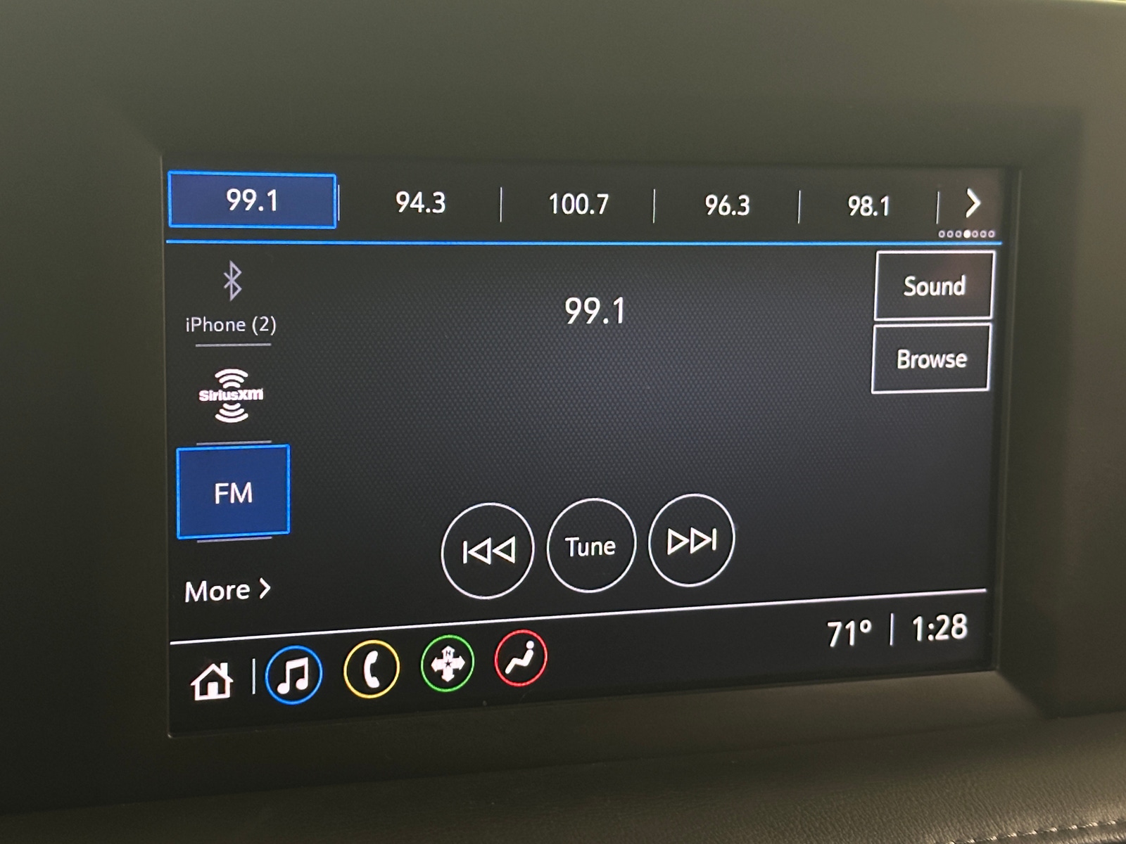 Thumbnail: 2022 Chevrolet Tahoe - 4