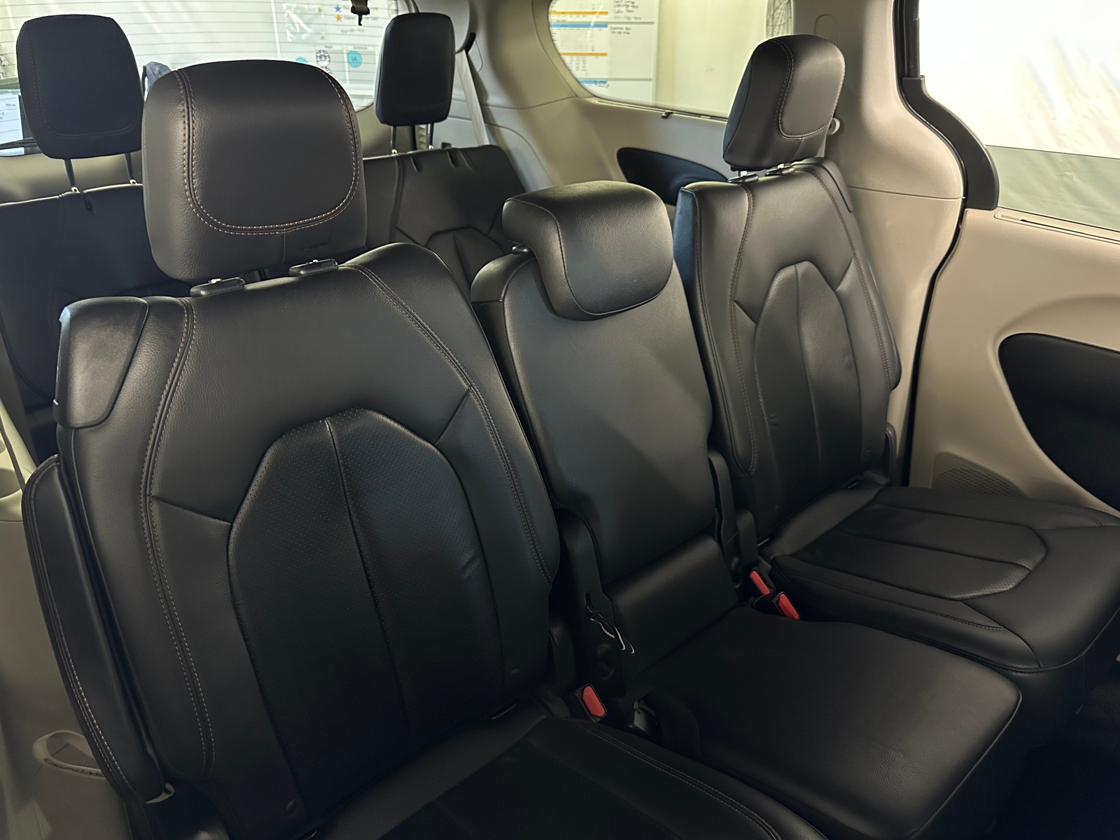 Thumbnail: 2018 Chrysler Pacifica - 5