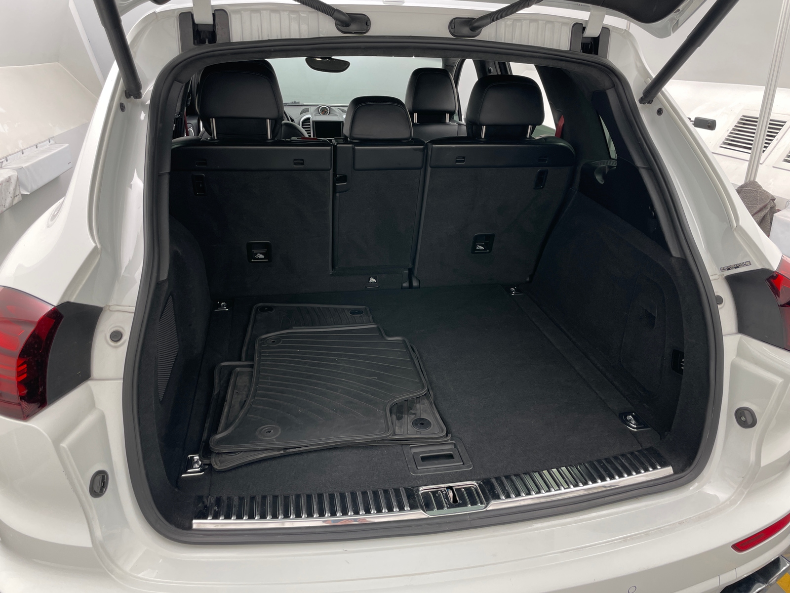 Thumbnail: 2016 Porsche Cayenne - 6