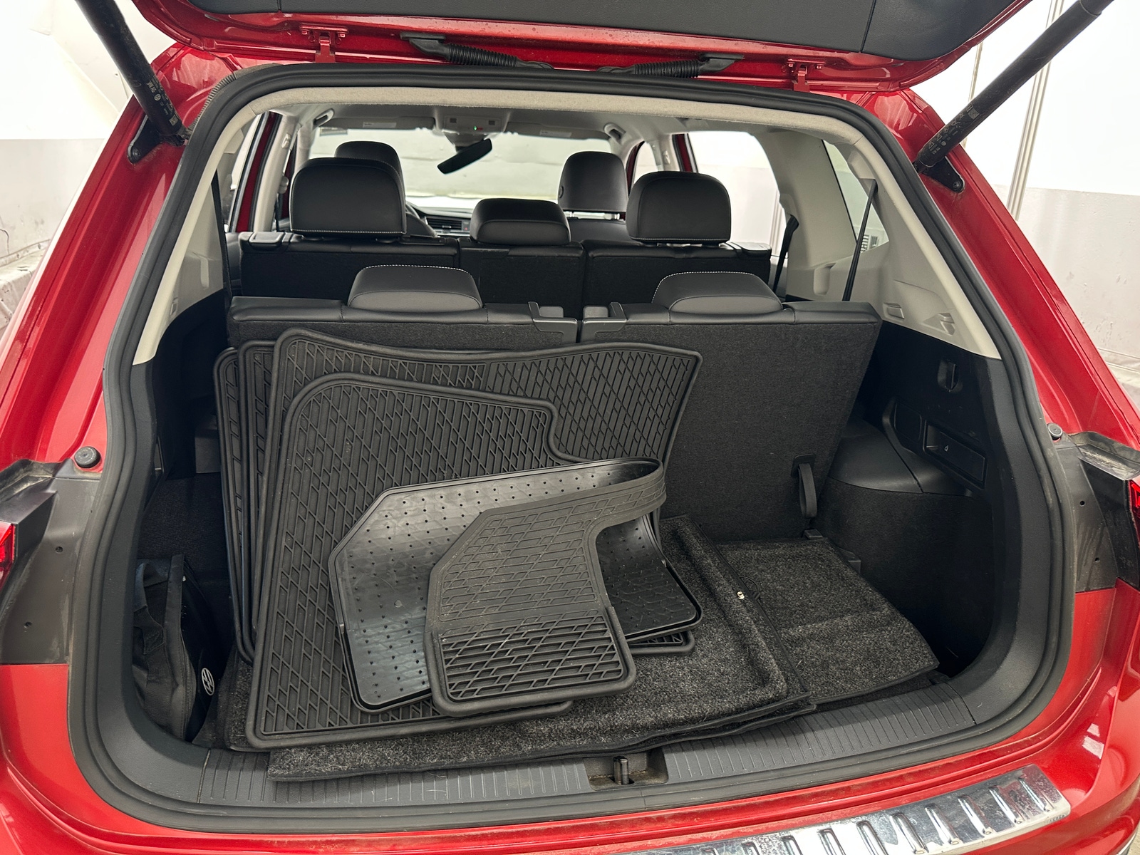 Thumbnail: 2022 Volkswagen Tiguan - 6