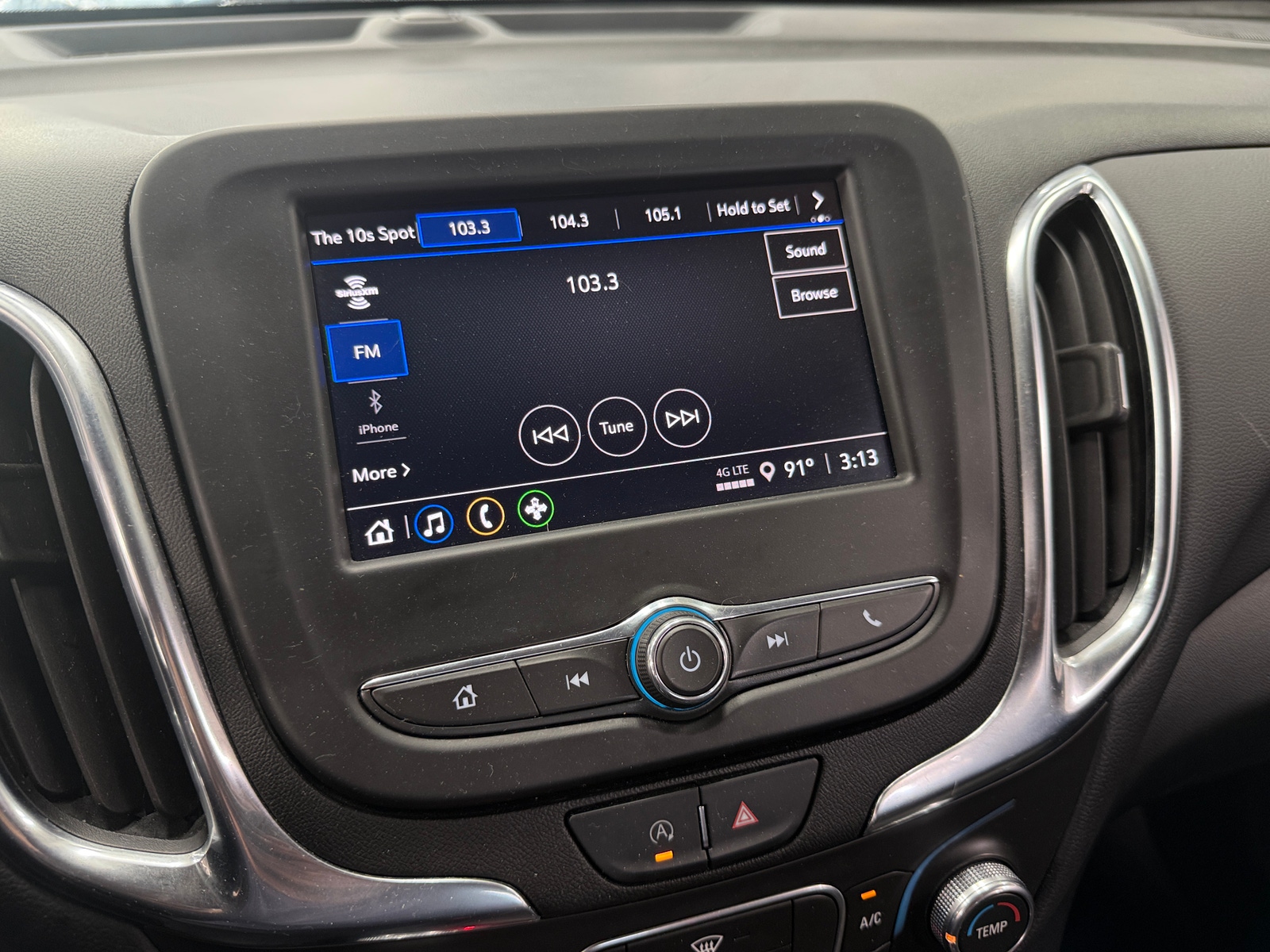 Thumbnail: 2022 Chevrolet Equinox - 4
