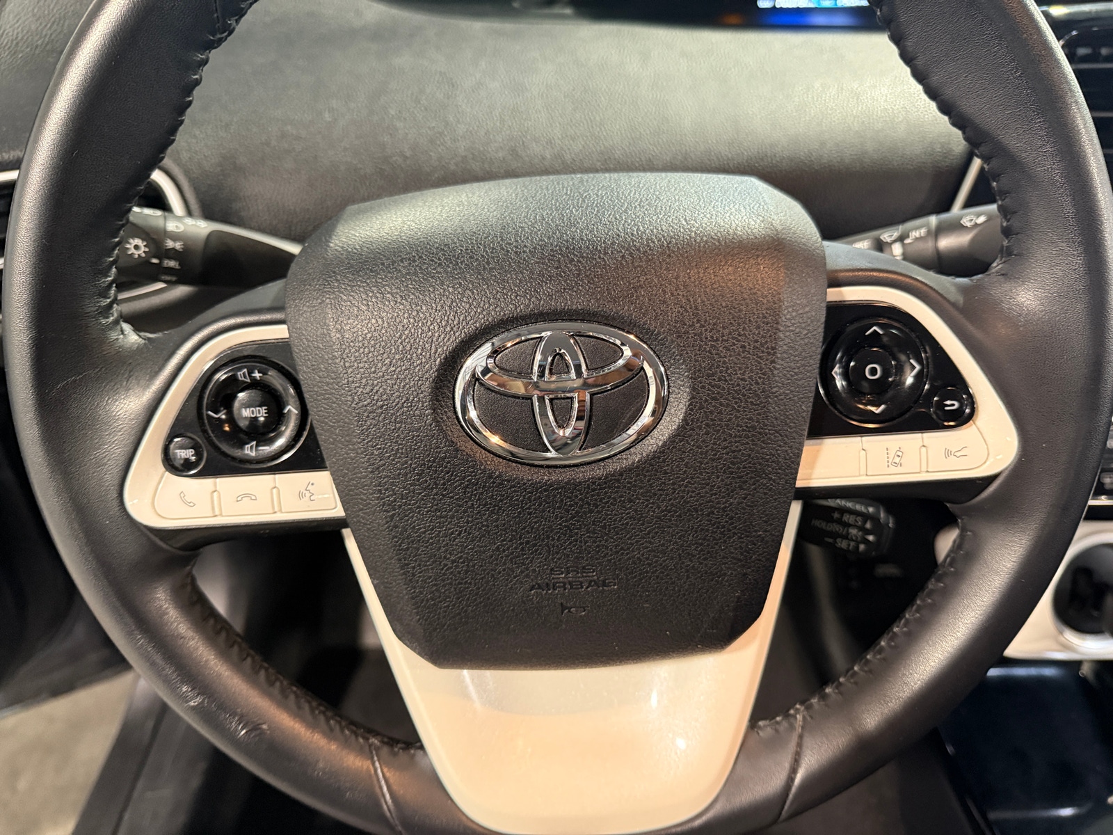 Thumbnail: 2017 Toyota Prius Prime - 5