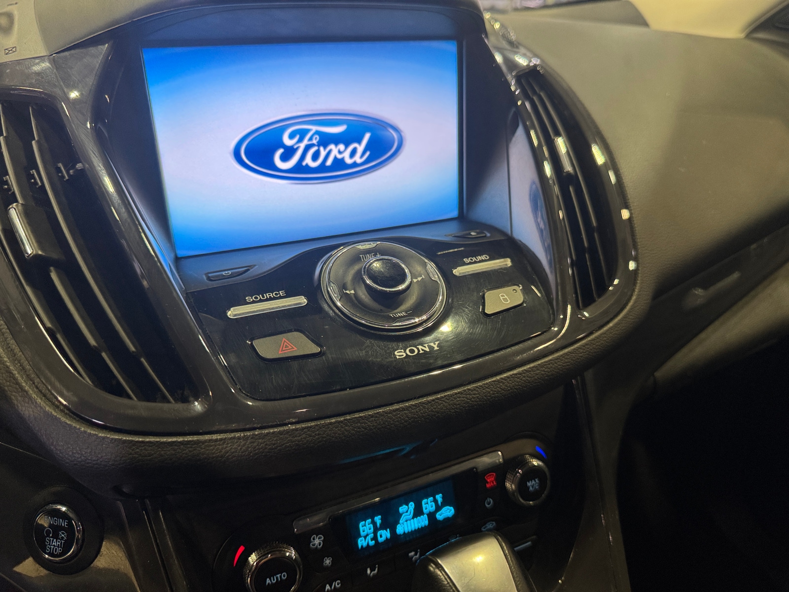 Thumbnail: 2014 Ford Escape - 3