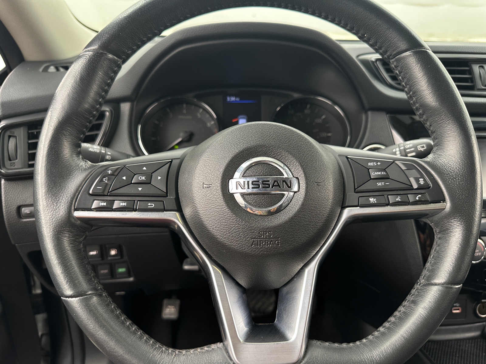 Thumbnail: 2018 Nissan Rogue - 5