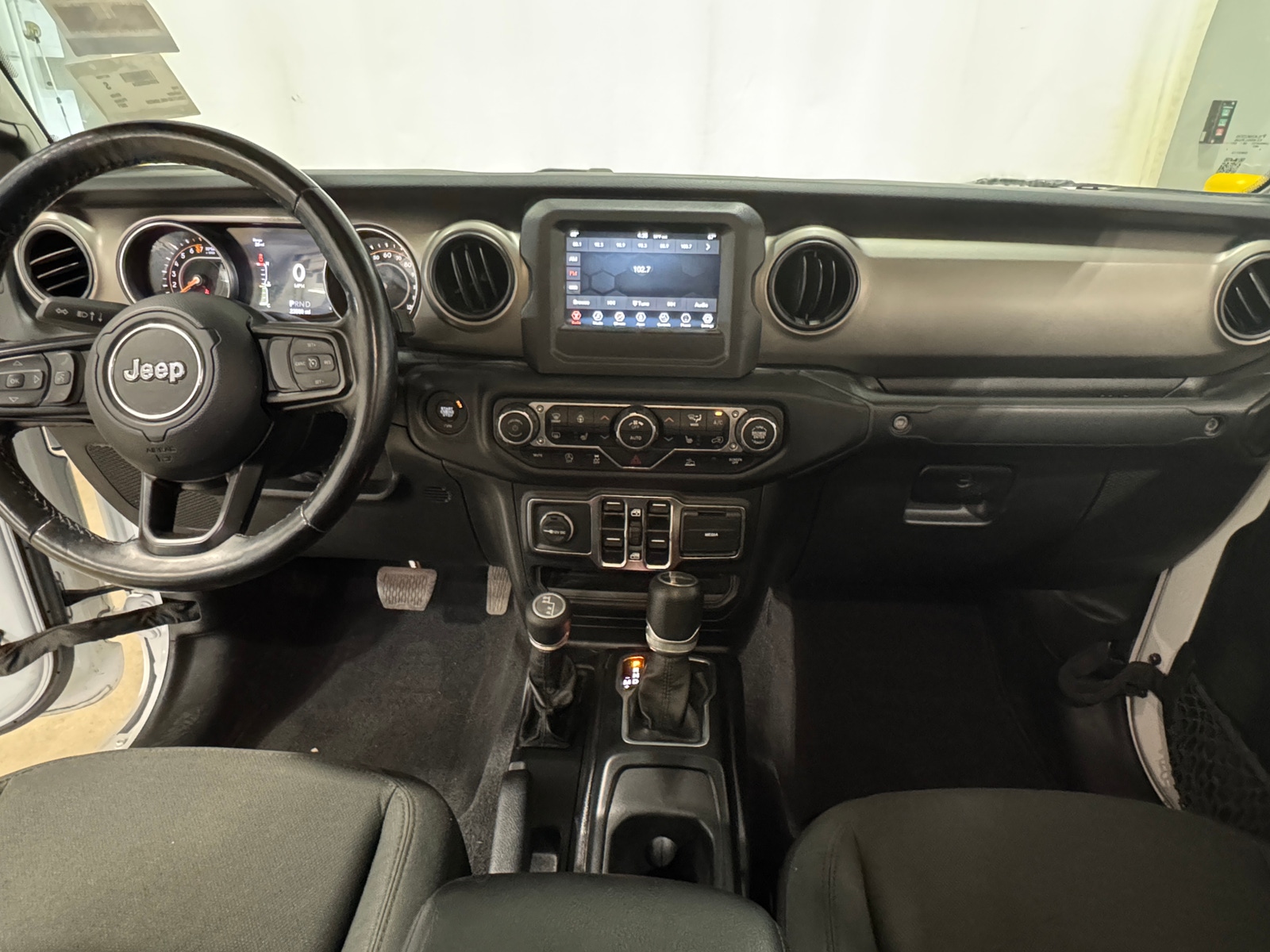 Thumbnail: 2021 Jeep Gladiator - 3