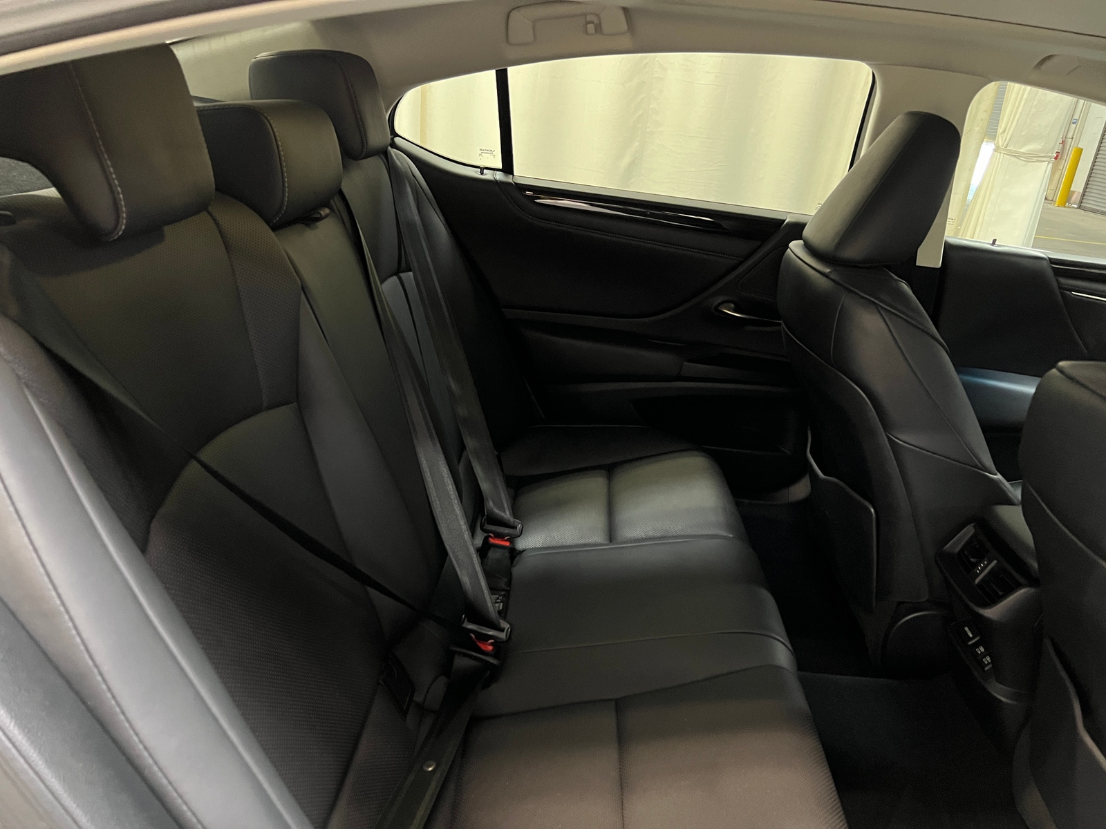 Thumbnail: 2020 Lexus ES - 5
